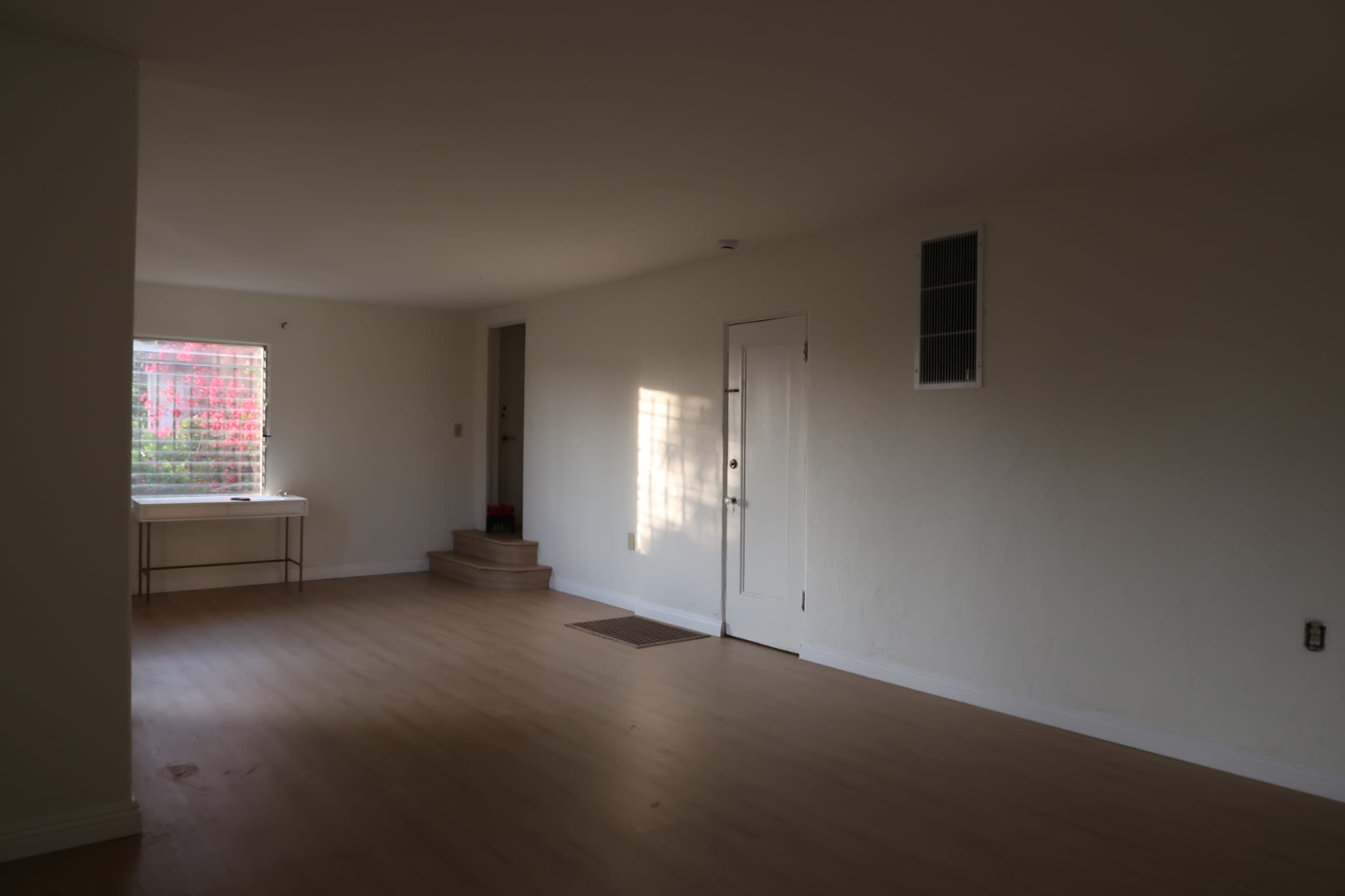 Hollywood Hills Blank Slate Space Image in Central LA, Los Angeles, CA