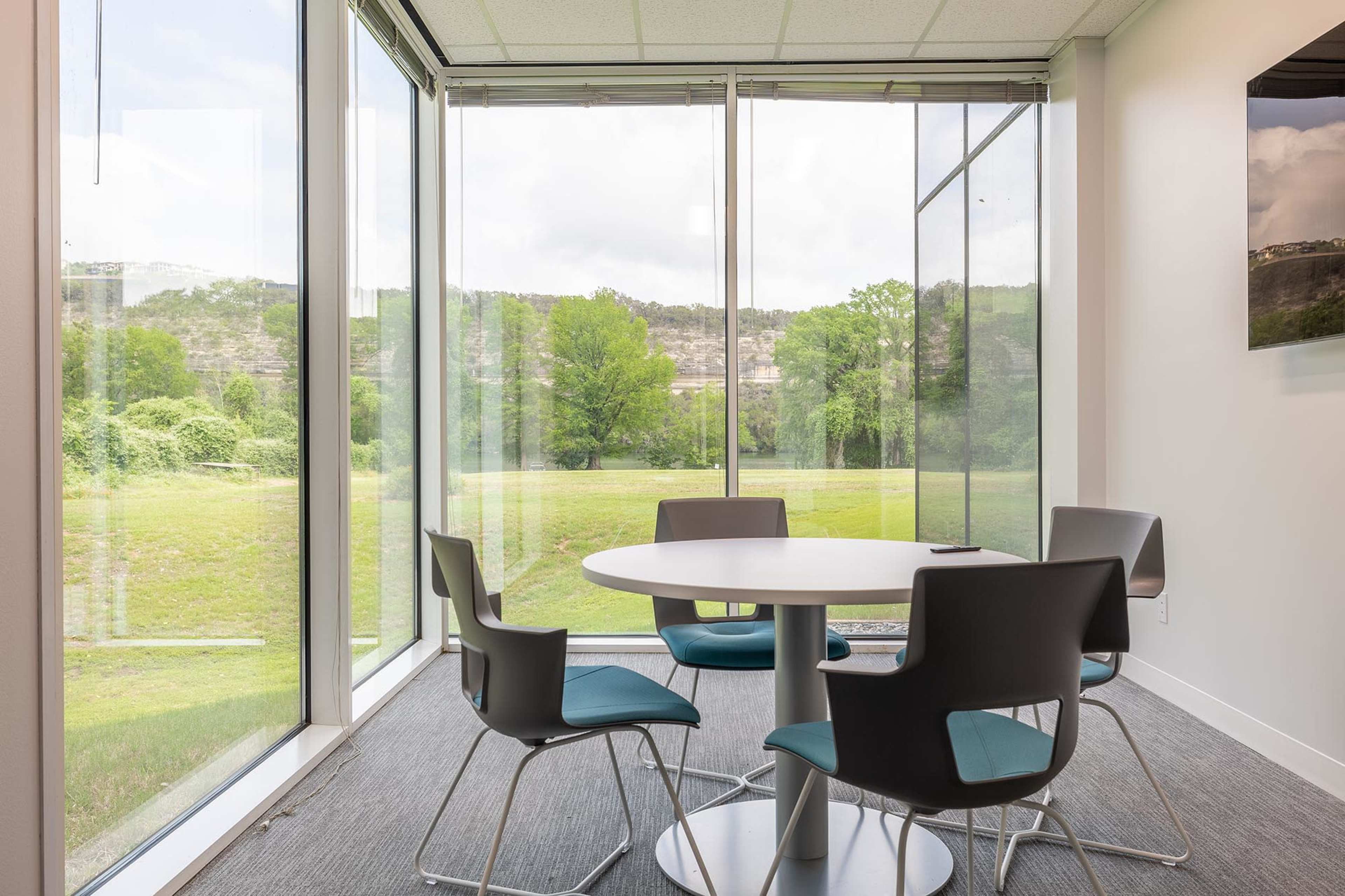 Huddle Room for 4 Image in Hermosa Office Park, Austin, TX