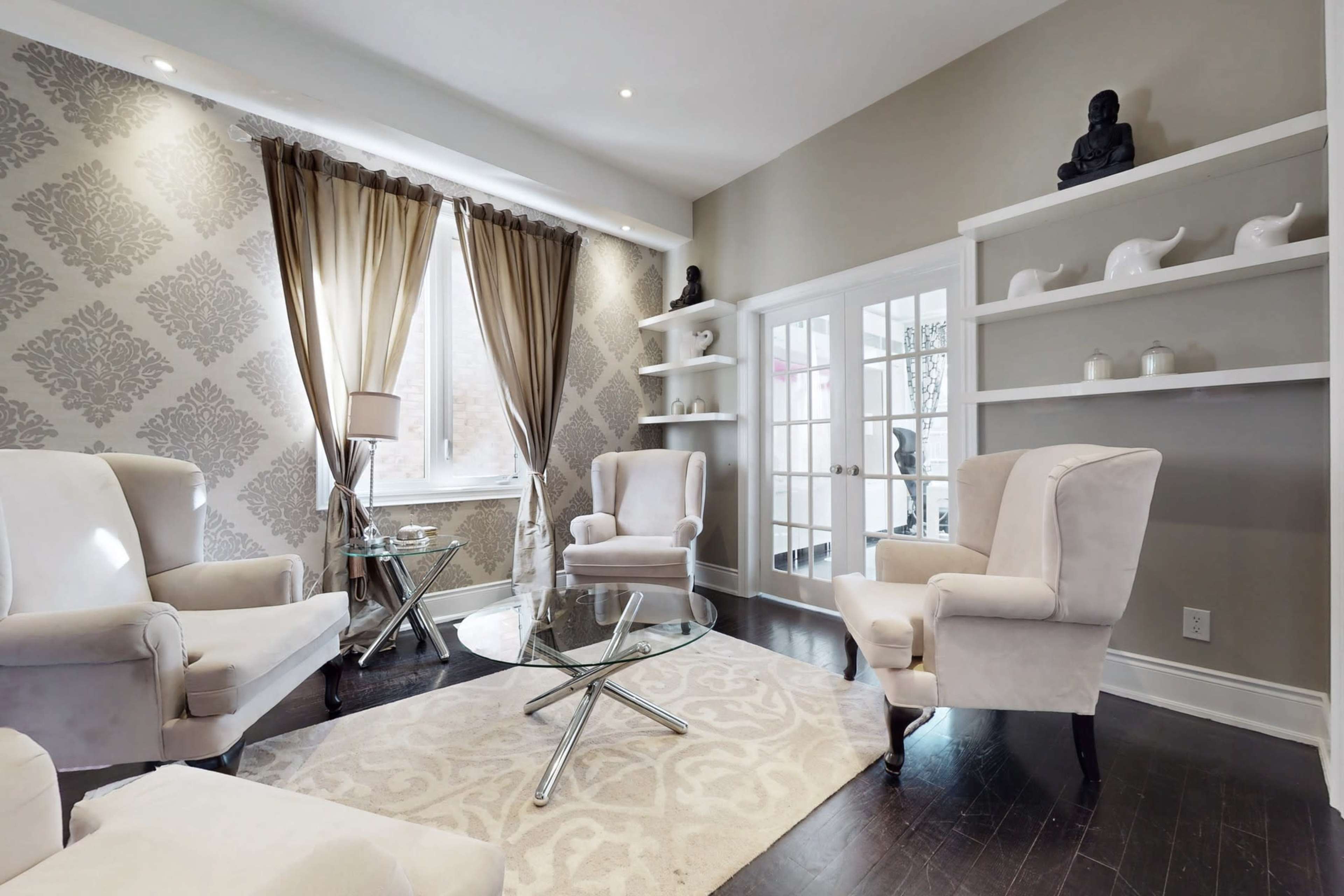 Luxurious Home Pickering with Private Office & In-Home Gym Image in Pickering, Pickering, ON