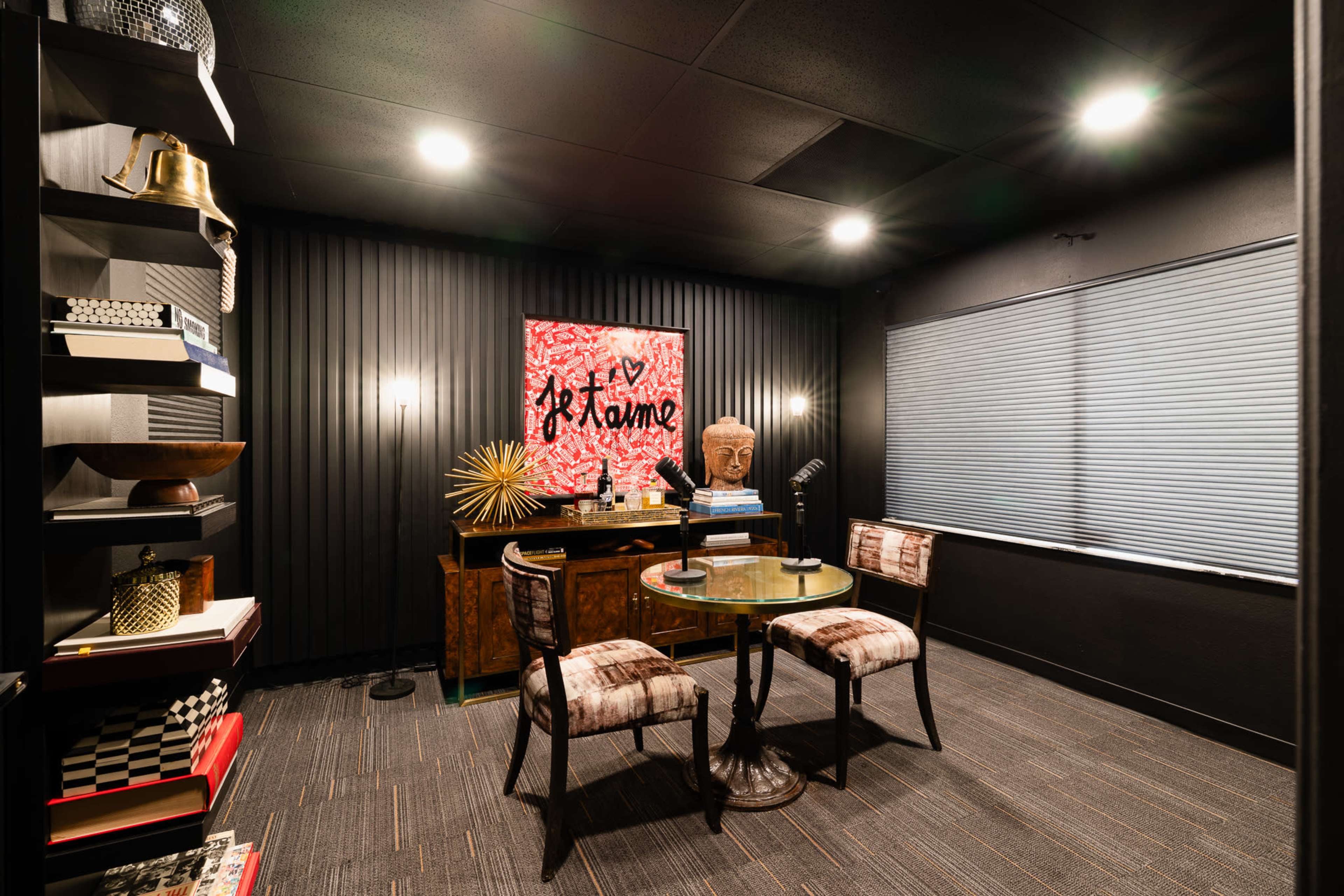 Mid-Town Meetup | Event + Meeting + Podcast Space Image in Northwest Tampa, Tampa, FL