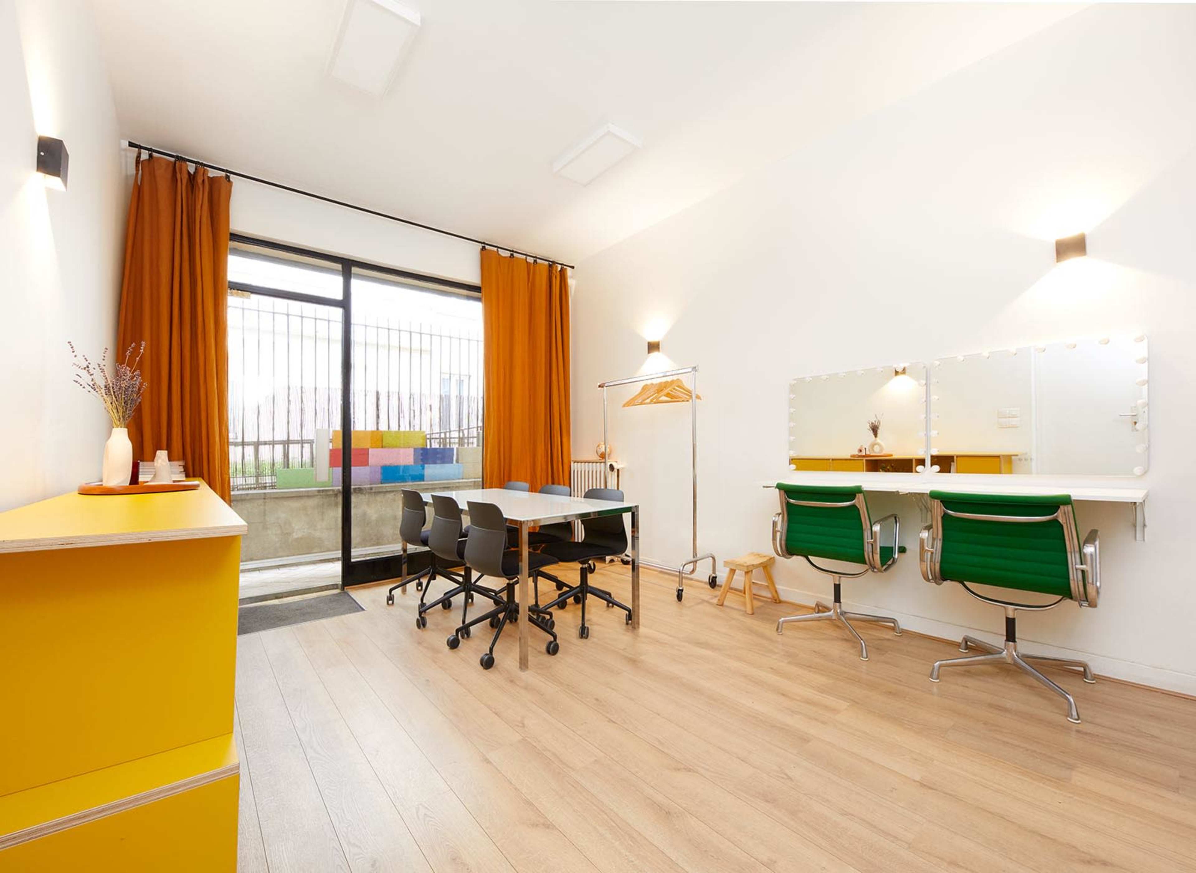 STUDIO STUART - Studio photo & vidéo à Paris 16 où tout est pensé pour votre créativité. Image in Auteuil, Paris, 