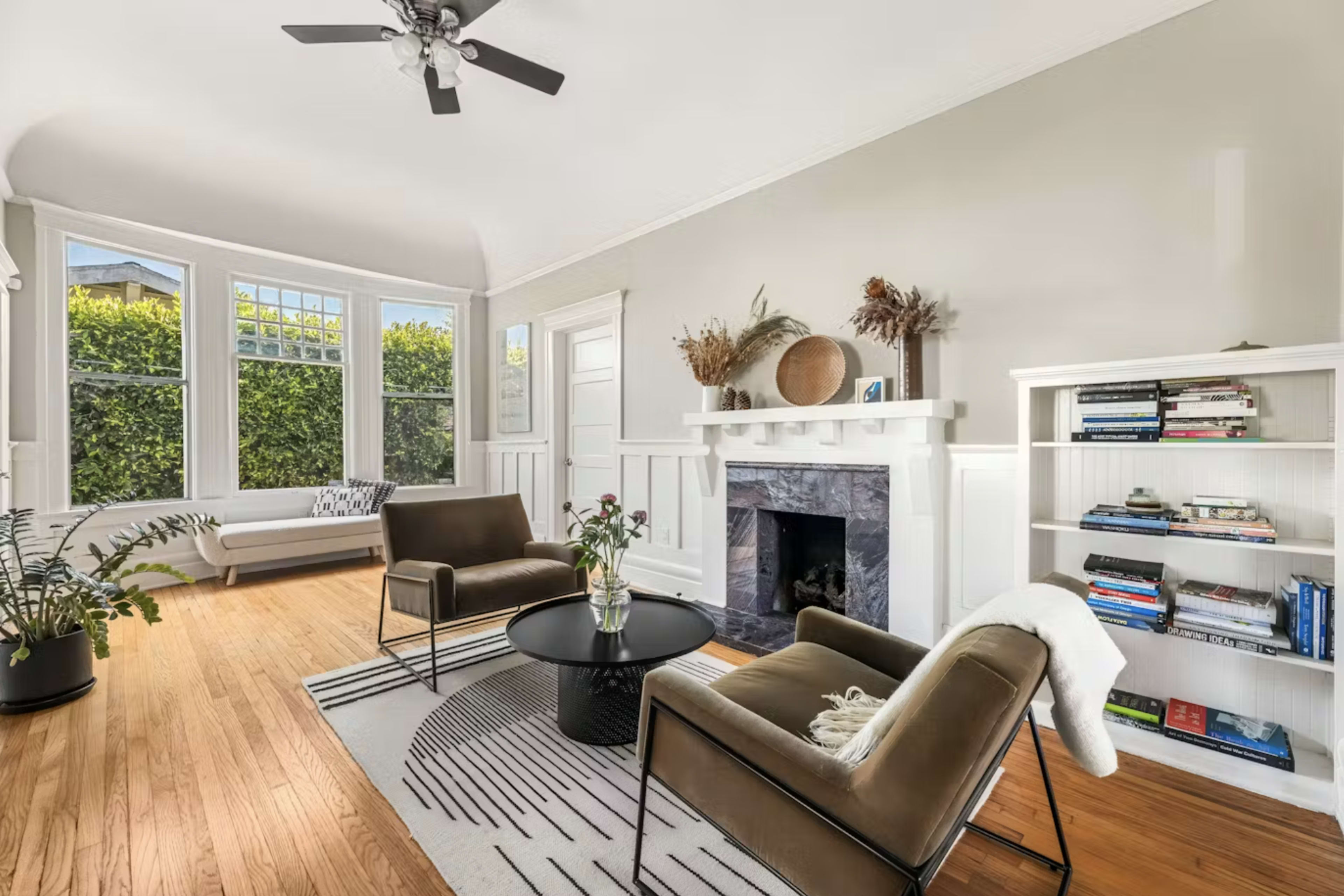 1890s Updated Craftsman With Vaulted Ceilings and Enormous Backyard Image in Jefferson Park, Los Angeles, CA