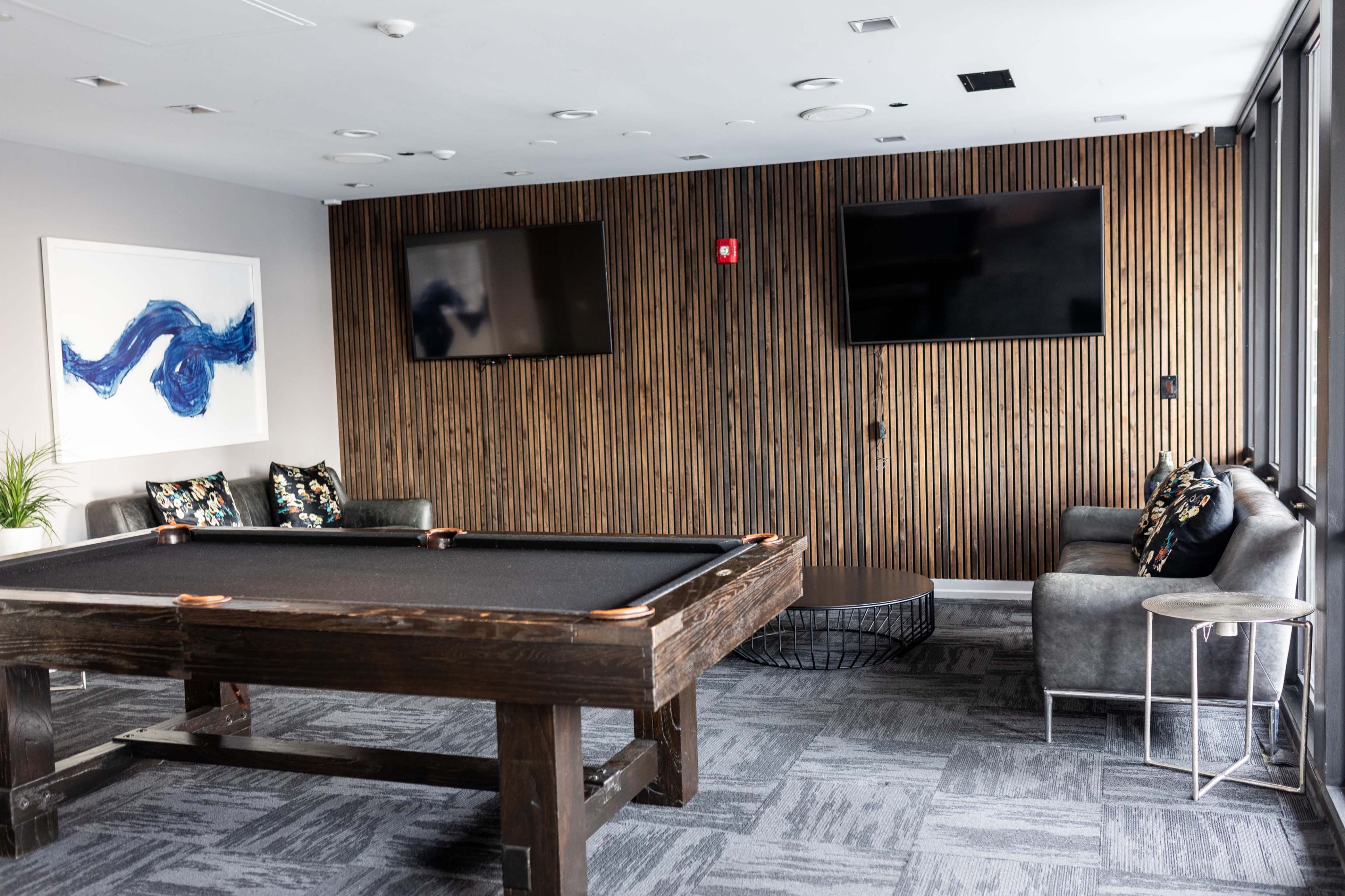 Luxe Clubhouse Image in Near South Side, Chicago, IL