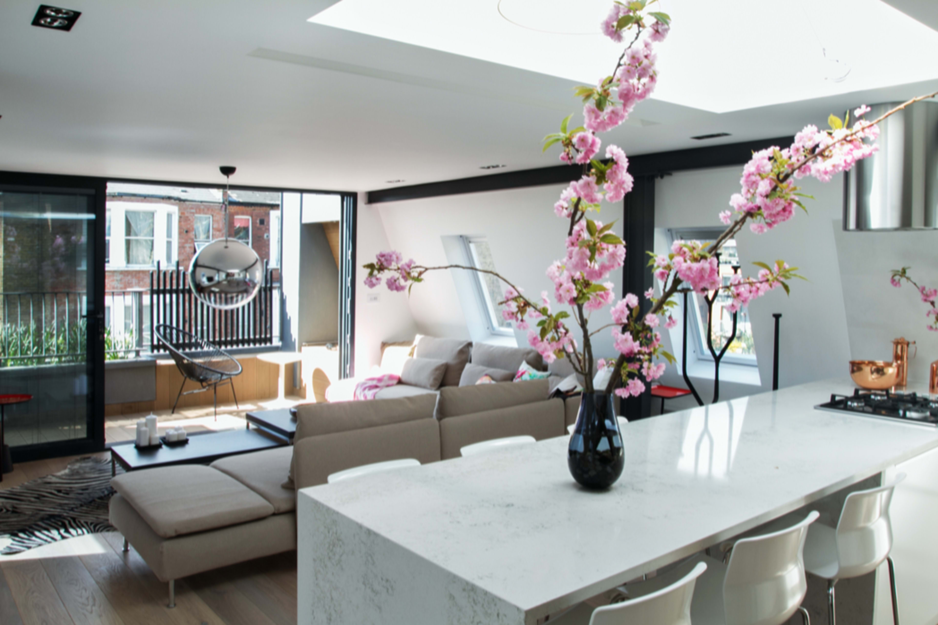 Light filled Designer Duplex Apartment with terrace (North West London) Image in London, London, ENG