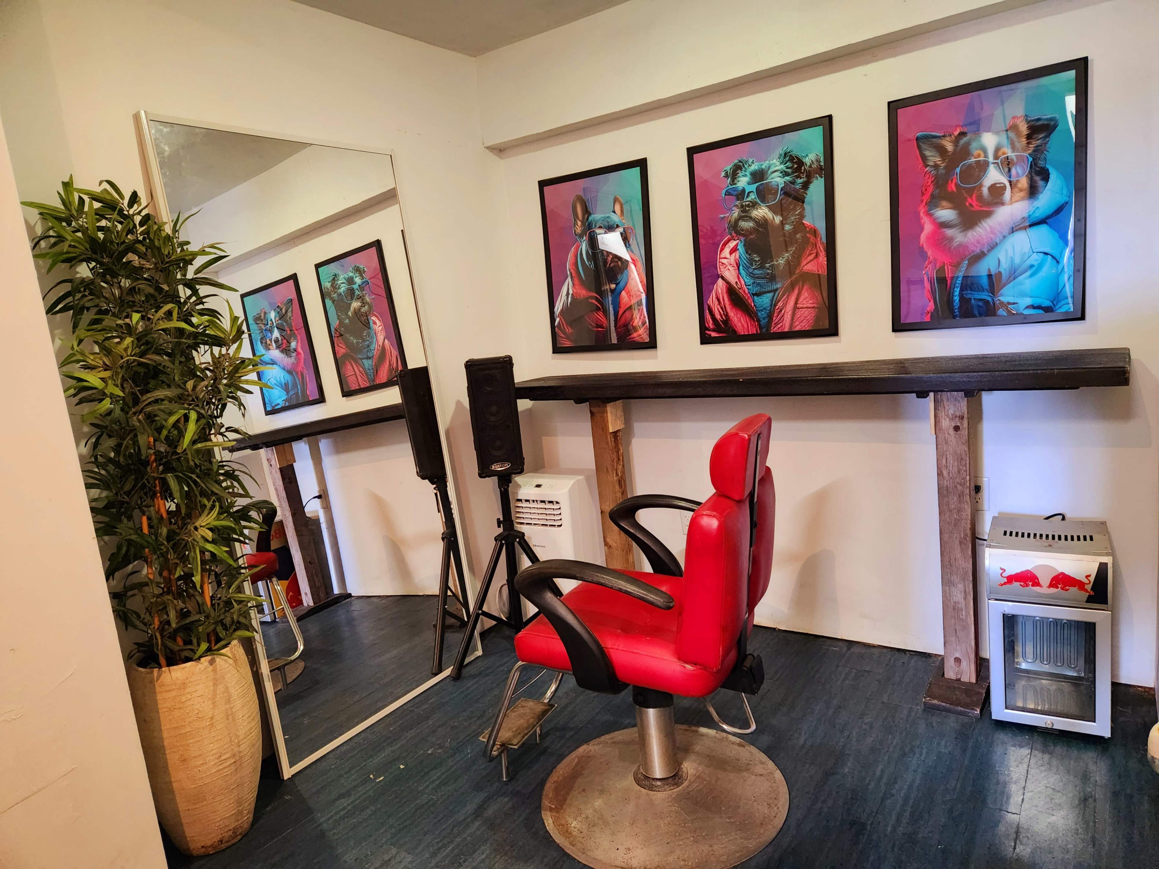 🔥 Barber/Salon/Makeup Room – Affordable & Private Space! 🔥 Image in English Avenue, Atlanta, GA