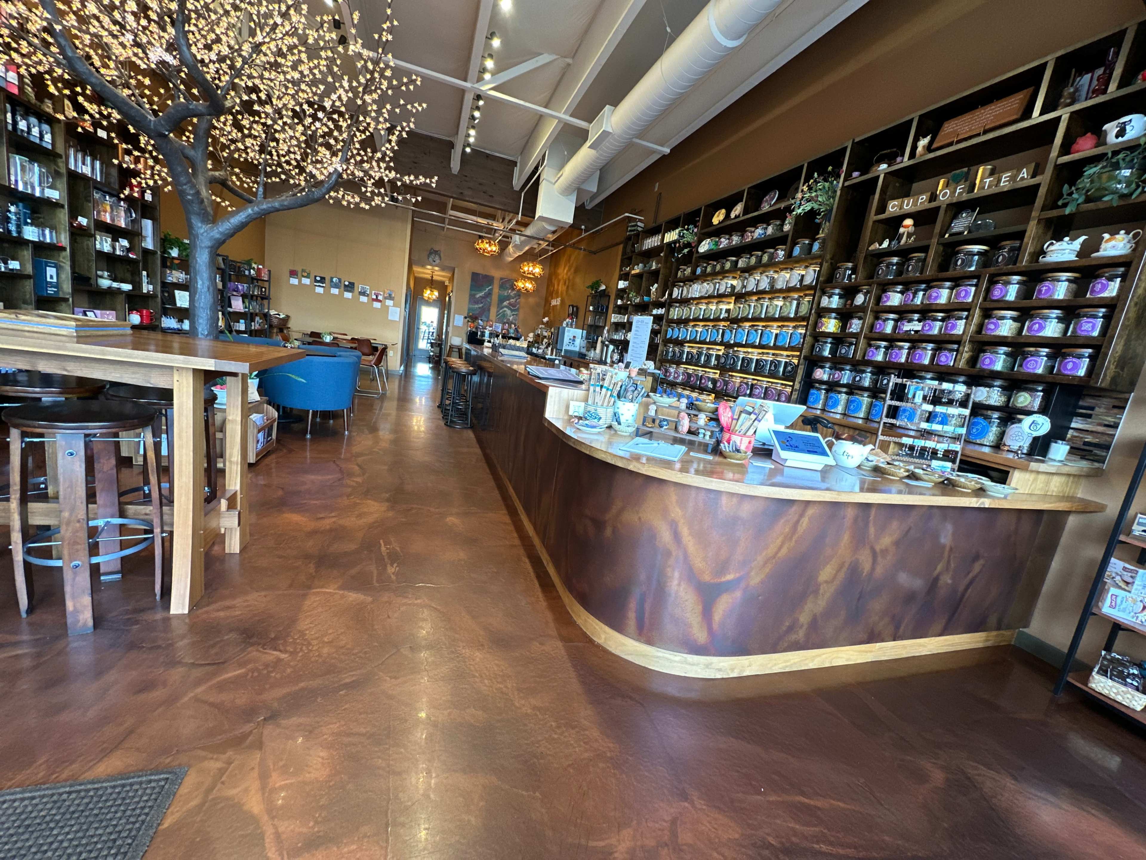 Old-World Tavern-Inspired Venue with Timeless Style Image in Sunnyside, Clackamas, OR