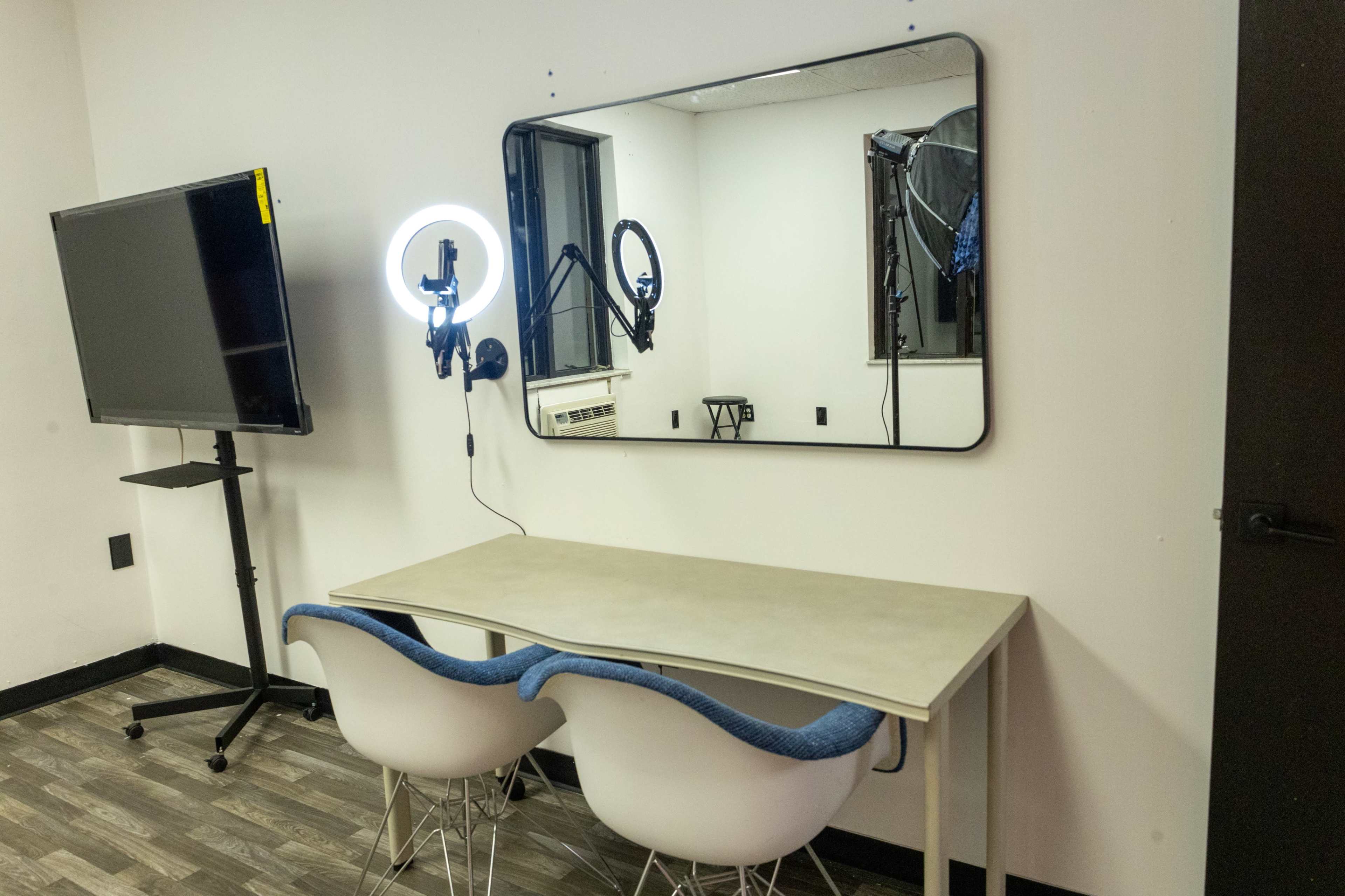 Modern Creative Studio on Cleveland Westside – STUDIO C Backdrops, Pro Lighting & More! Image in Brooklyn Heights, Cleveland, OH