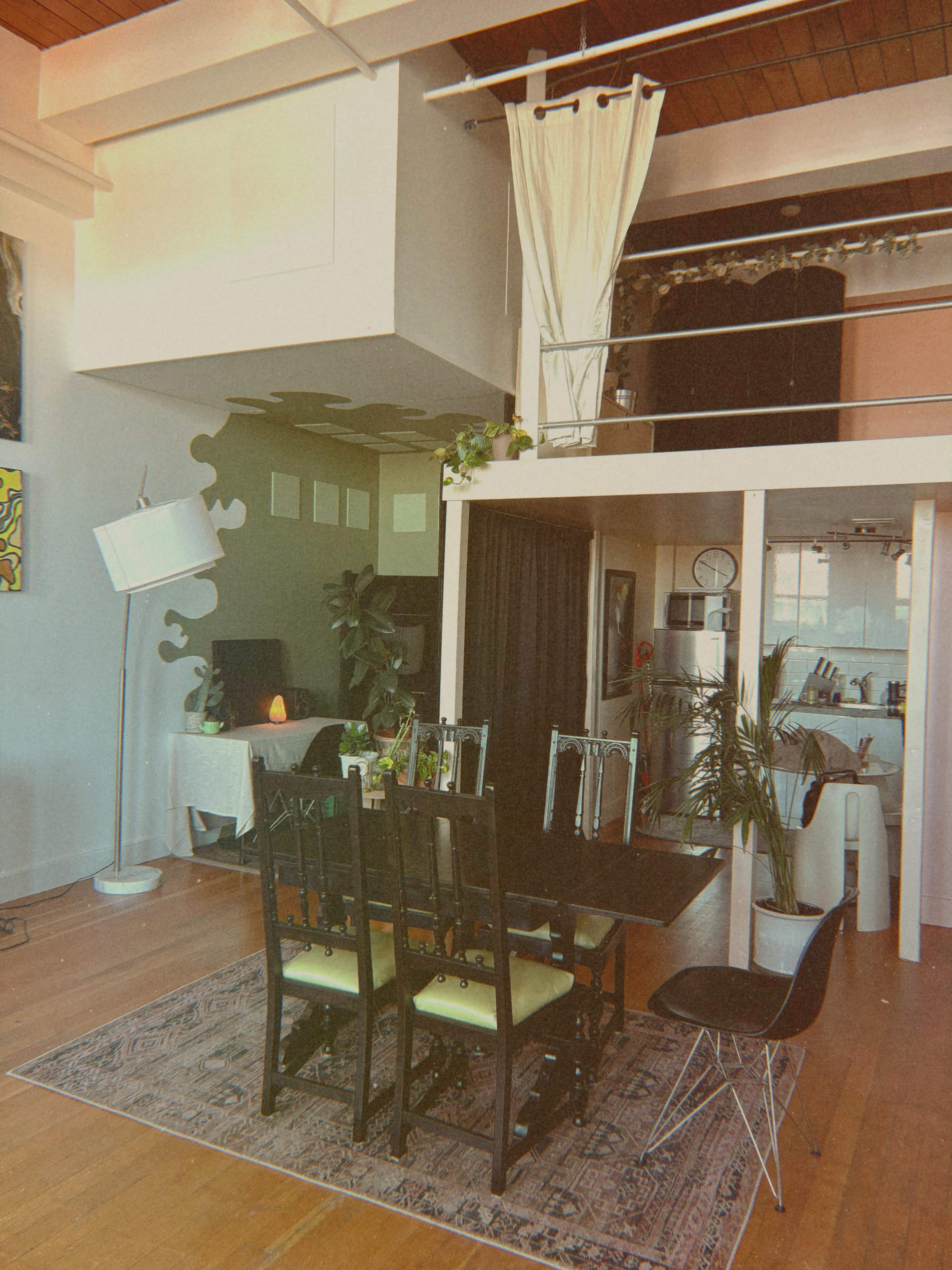 Boutique Daylight Studio with Cozy Atmosphere Image in South Riverdale, Toronto, ON