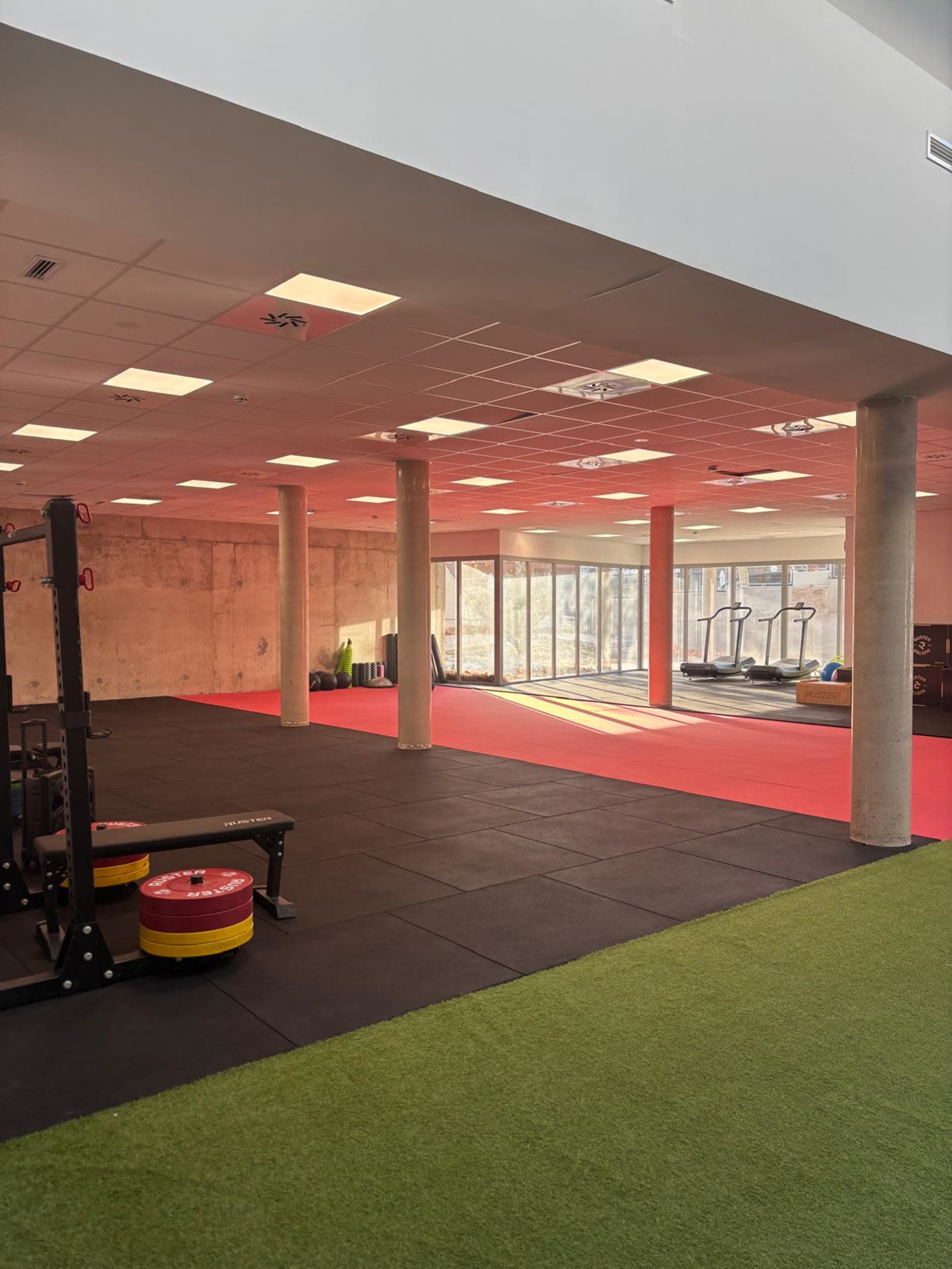 Premium Training Facility with Glass Walls & Turf Area Image in , Las Rozas de Madrid, M