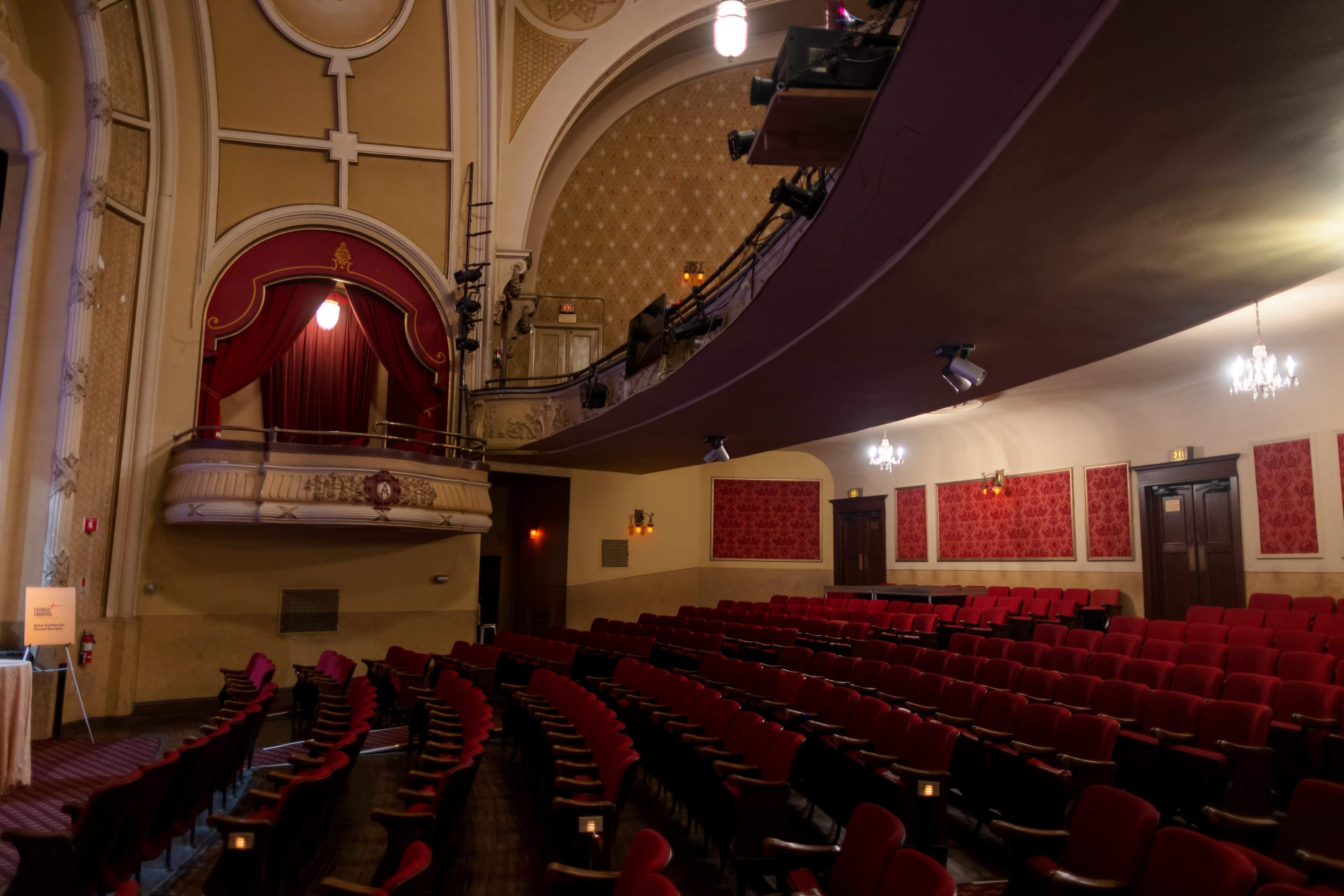 Historic Off-Loop Theater Image in Lake View, Chicago, IL
