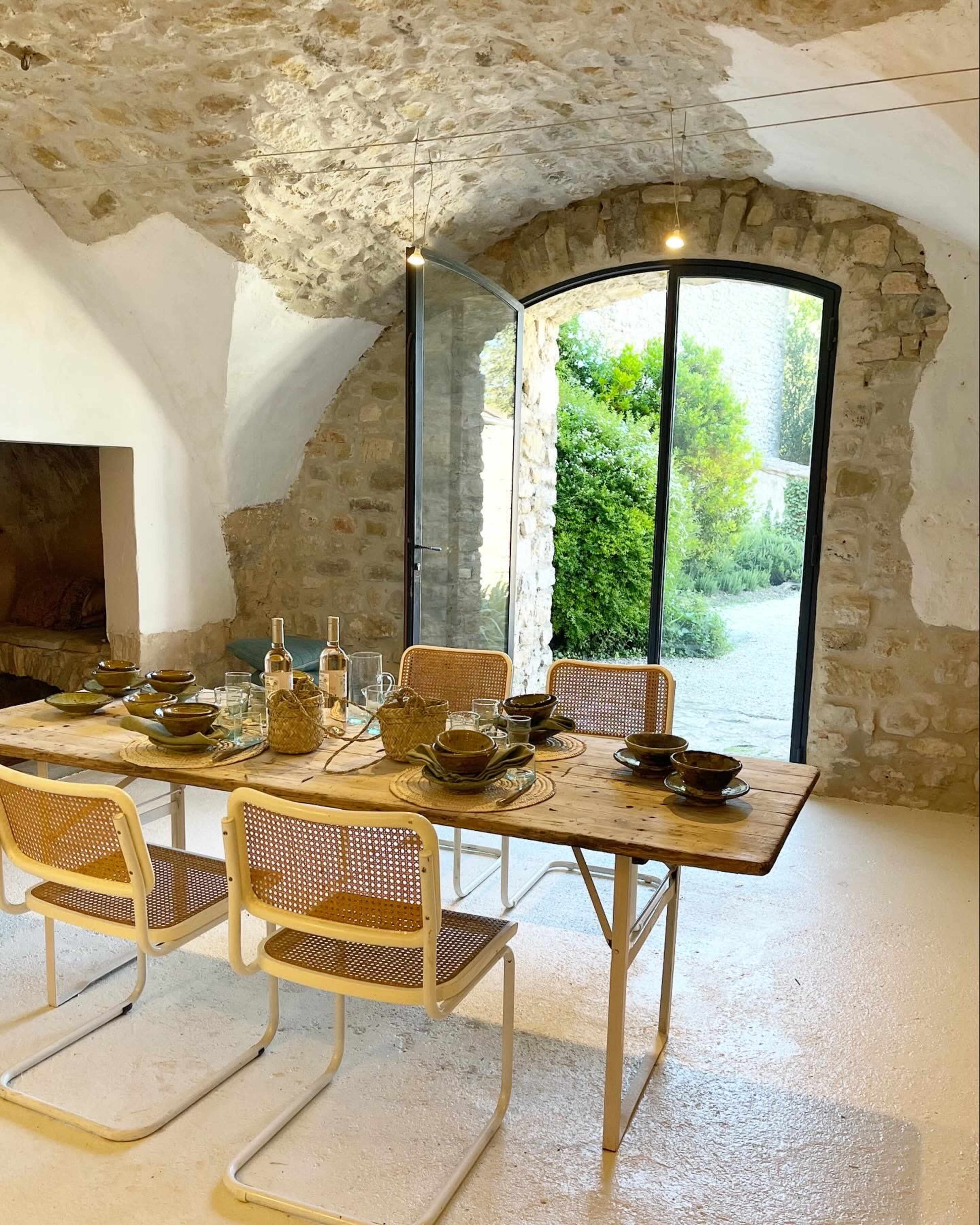 Ancienne maison de vieille pierre en Provence Image in , Aubussargues