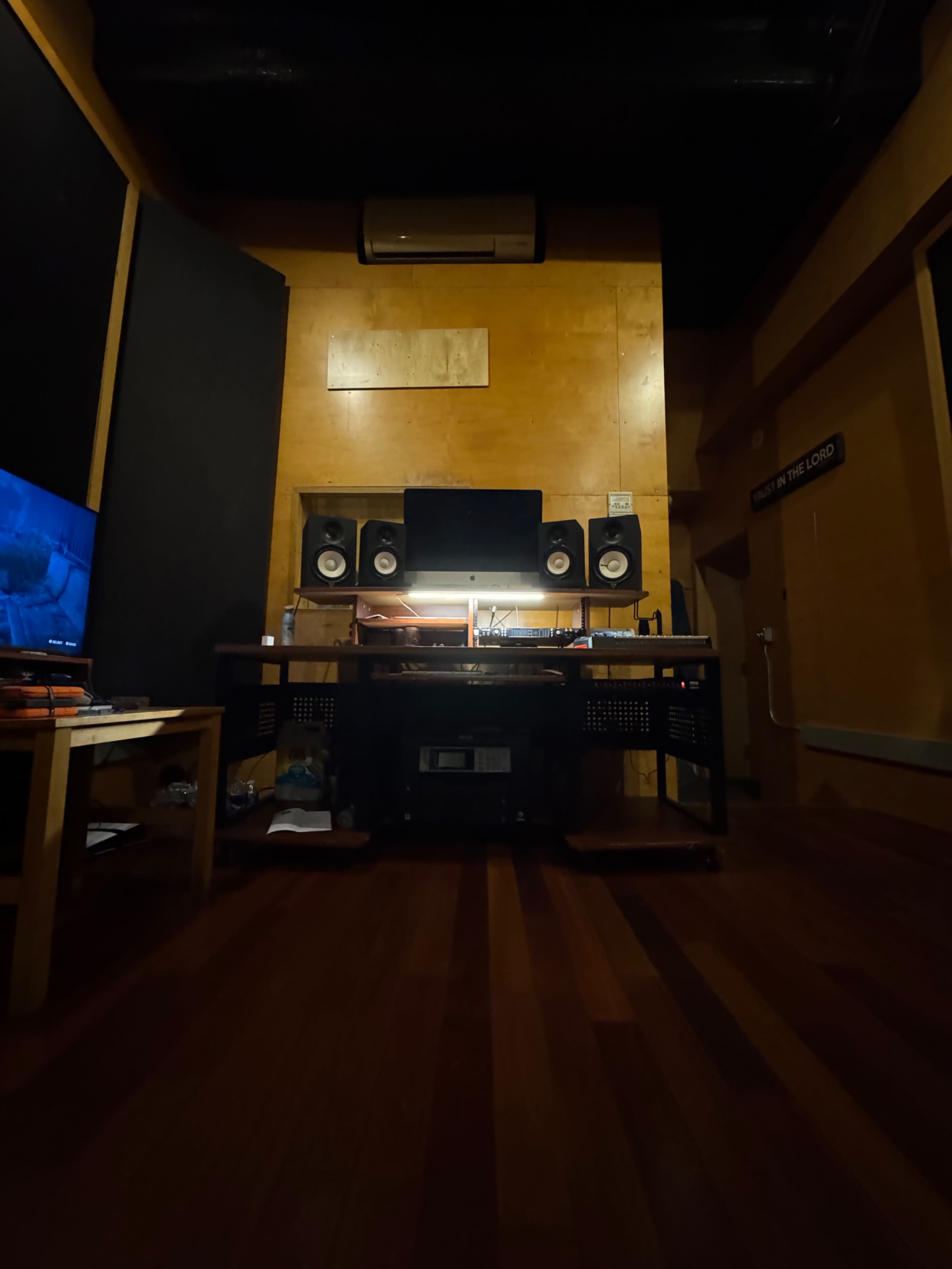 “Clean, Professional Studio for Artists & Creators” Image in Near West Side, Chicago, IL