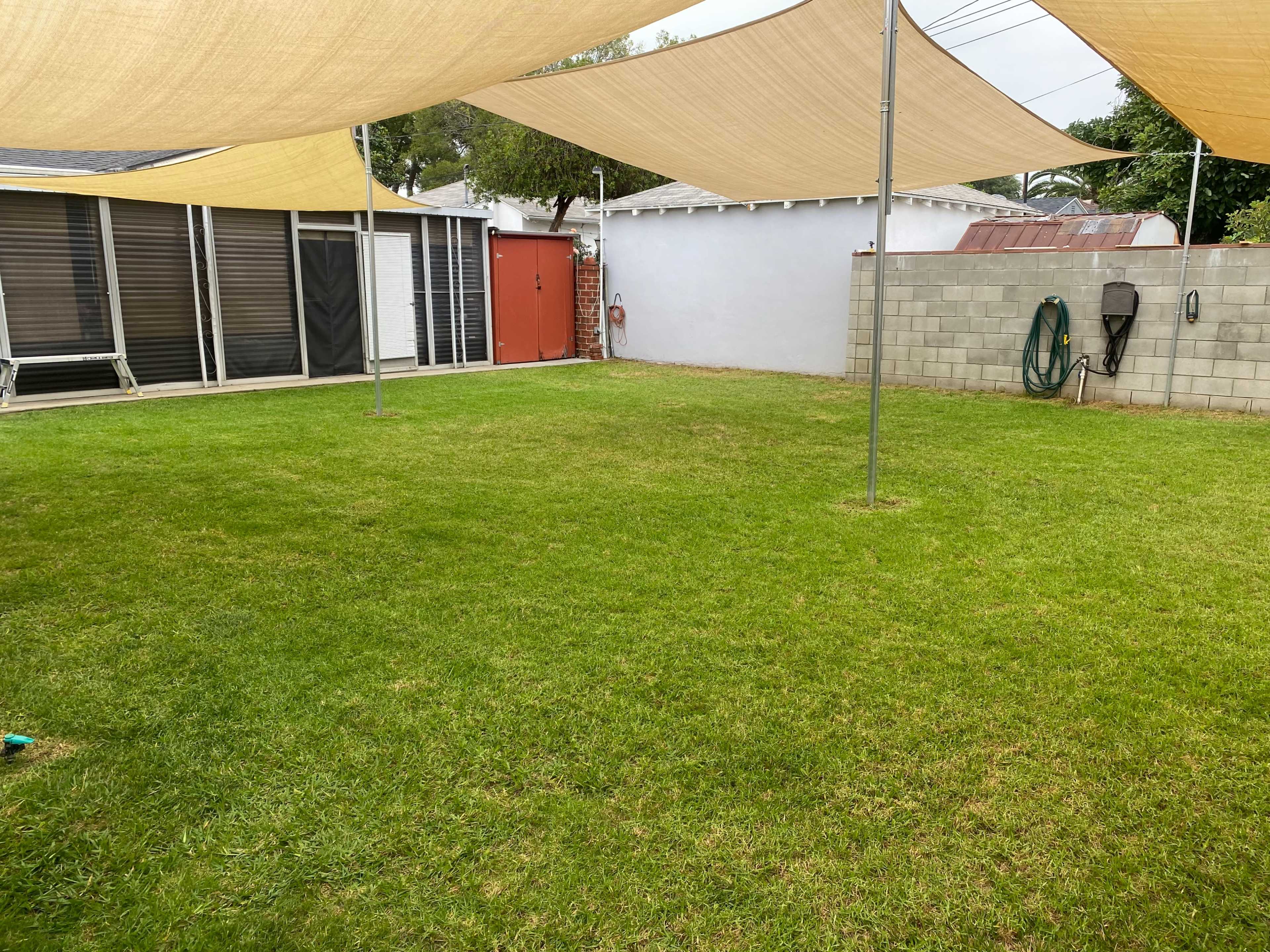 Spacious Inglewood Backyard Image in Morningside Park, Inglewood, CA