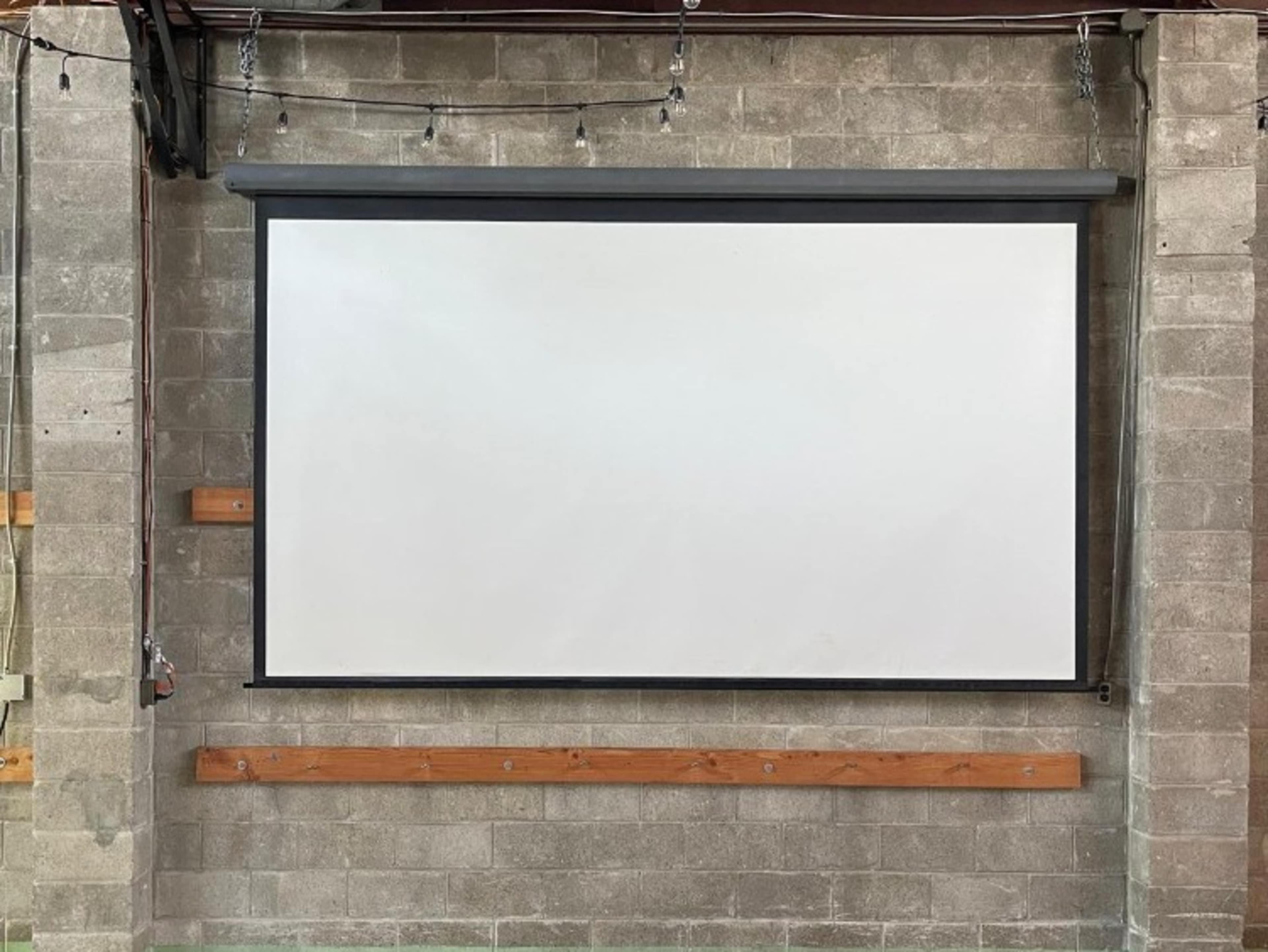 Projector & Screen