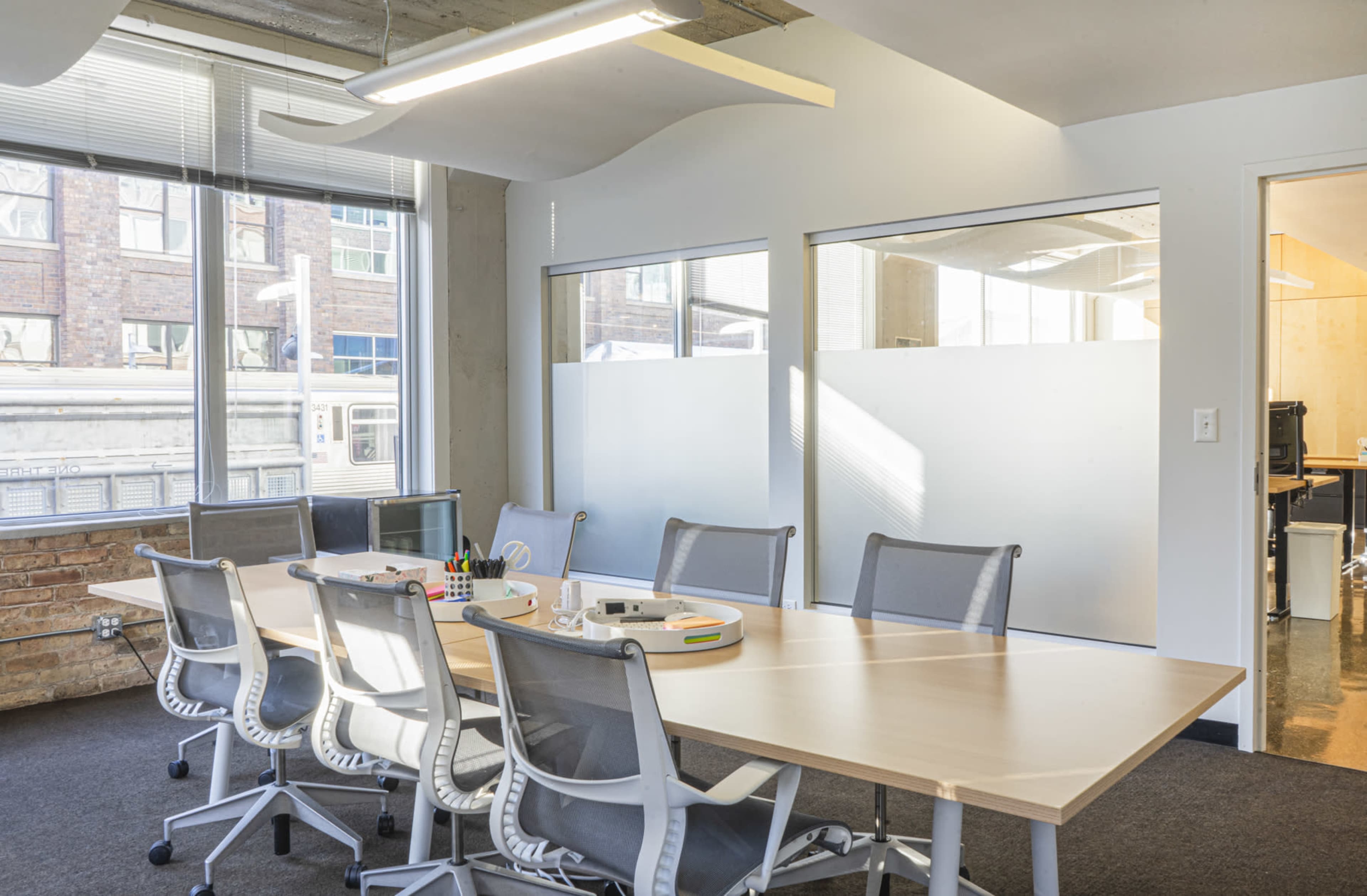 Bright Corner Conference Room with Controllable Natural Light & Urban Views (3:0) Image in Near North Side, Chicago, IL