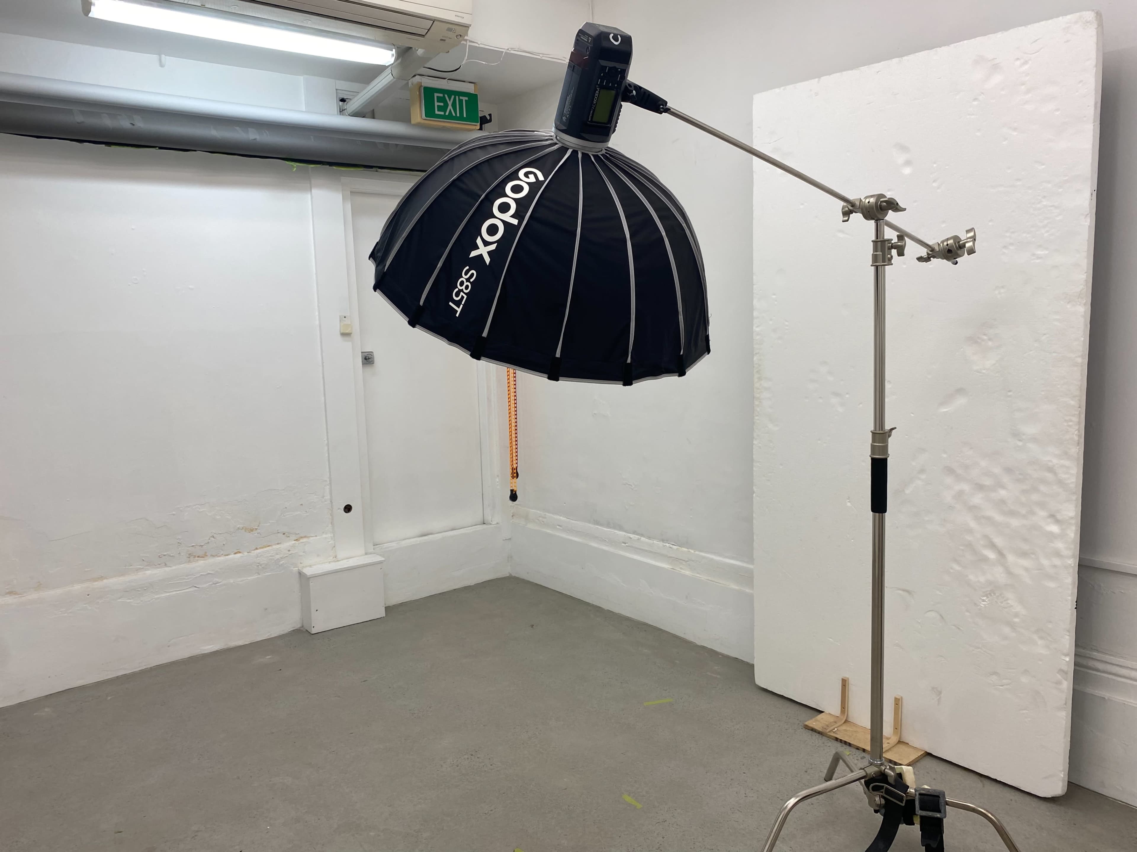 Cozy studio with separate make-up/change area and additional kitchen. Image in Surry Hills, Surry Hills, NSW