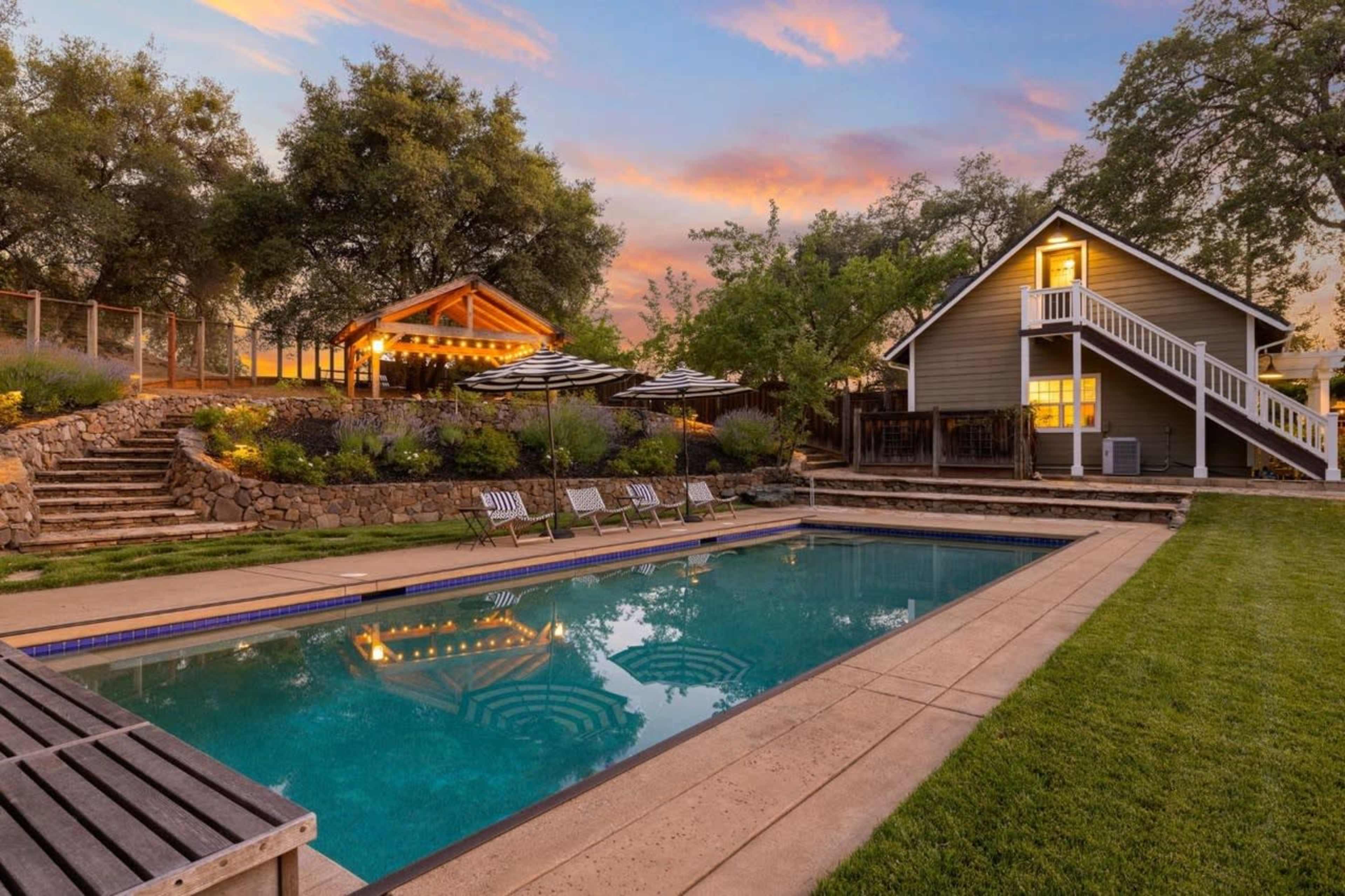 Luxe Poolside Oasis for Special Events Image in , Cool, CA