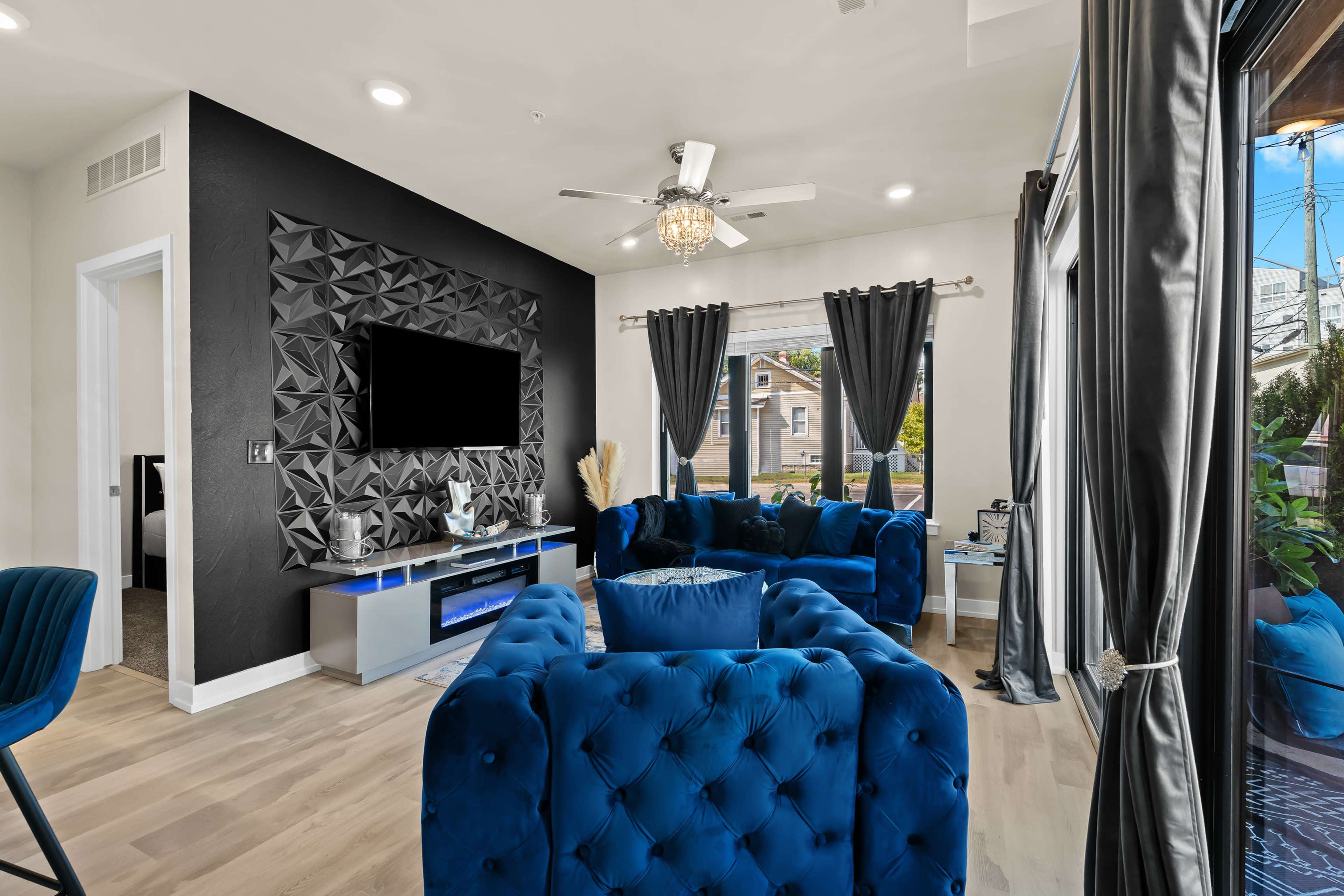 Modern Royal Oak Apartment for Meetings & Productions Image in Royal Oak, Royal Oak, MI