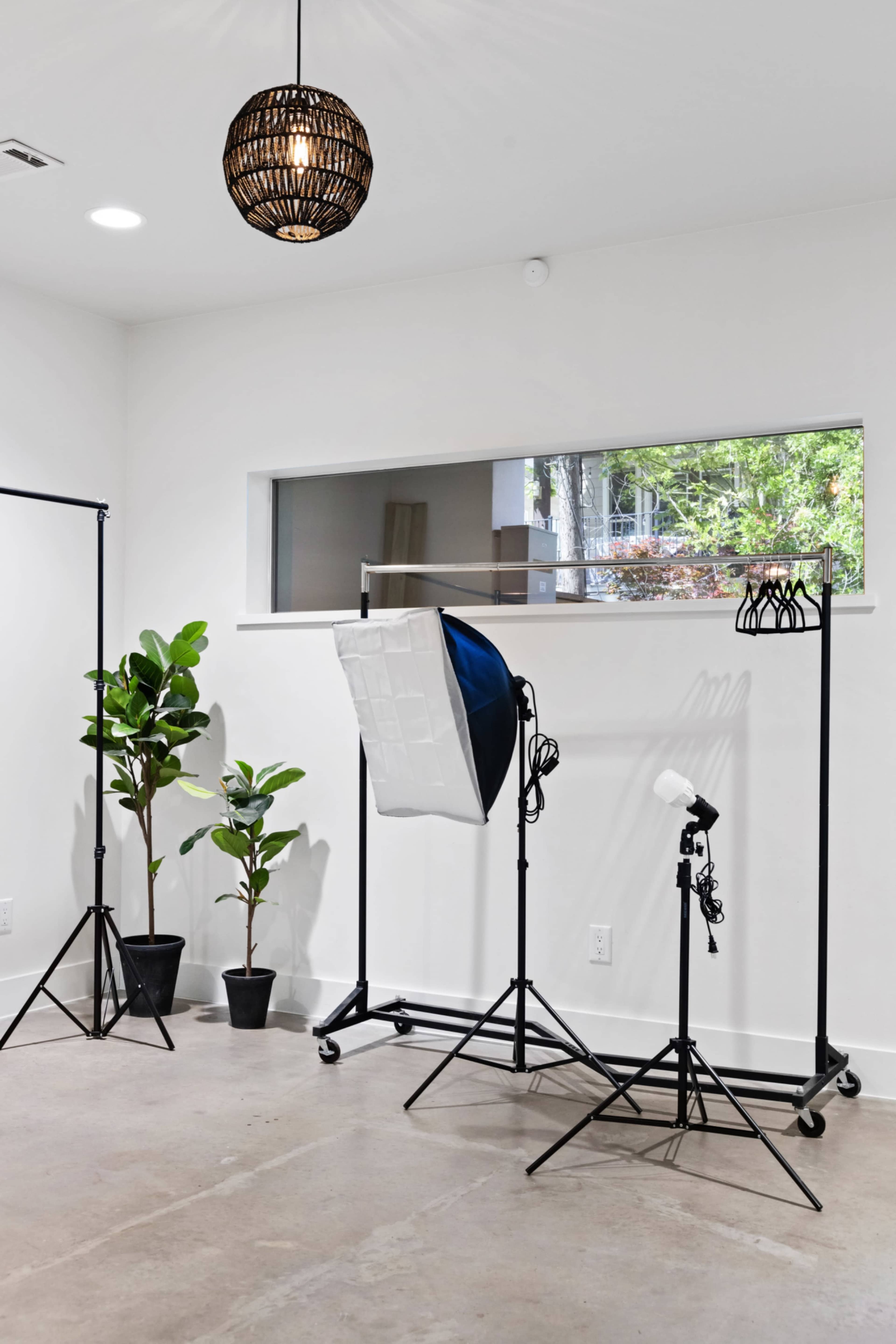 Private Photo Studio w/ Skyline Views Image in Montrose, Houston, TX