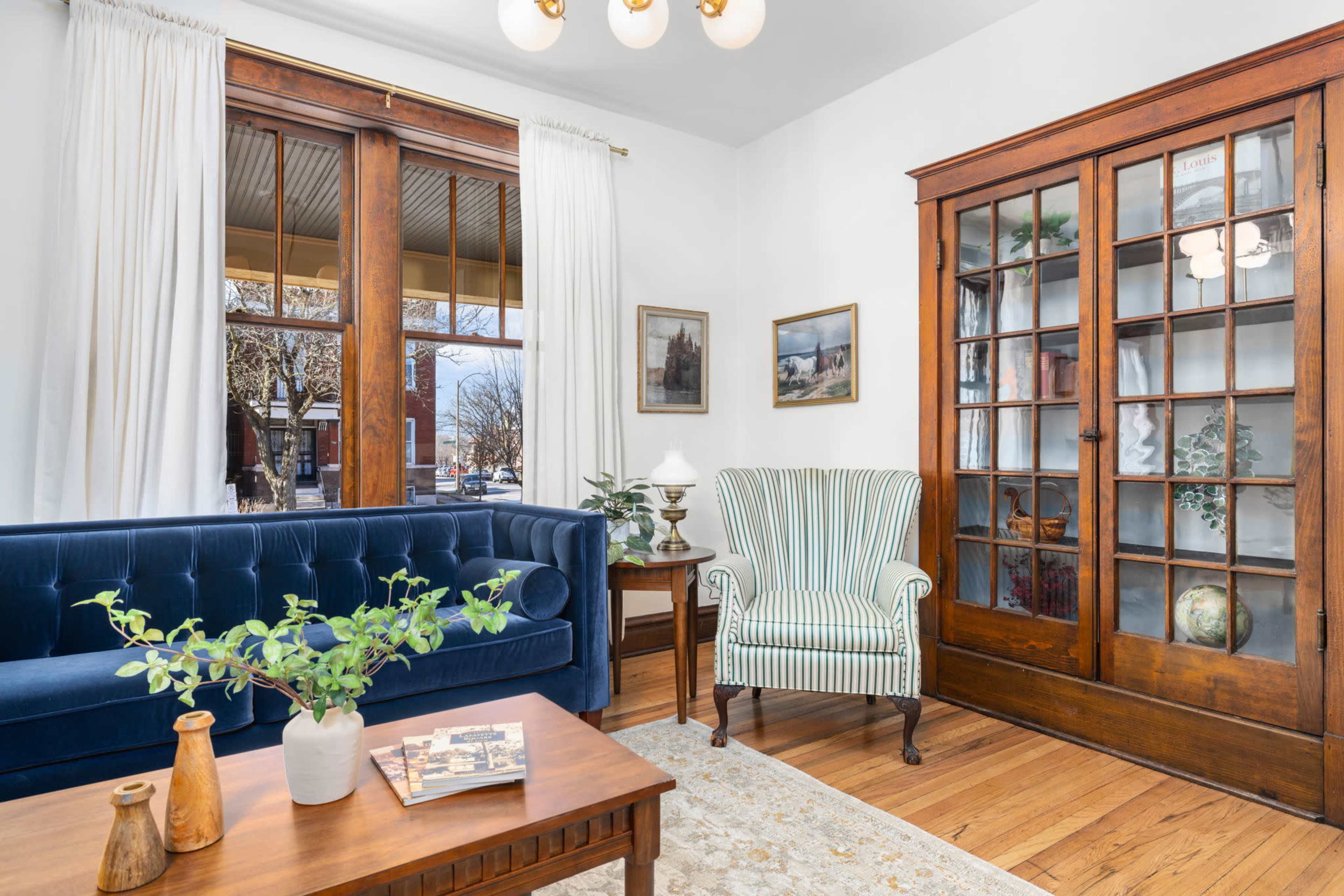 Light-Filled Vintage Apartment Image in McKinley Heights, St. Louis, MO