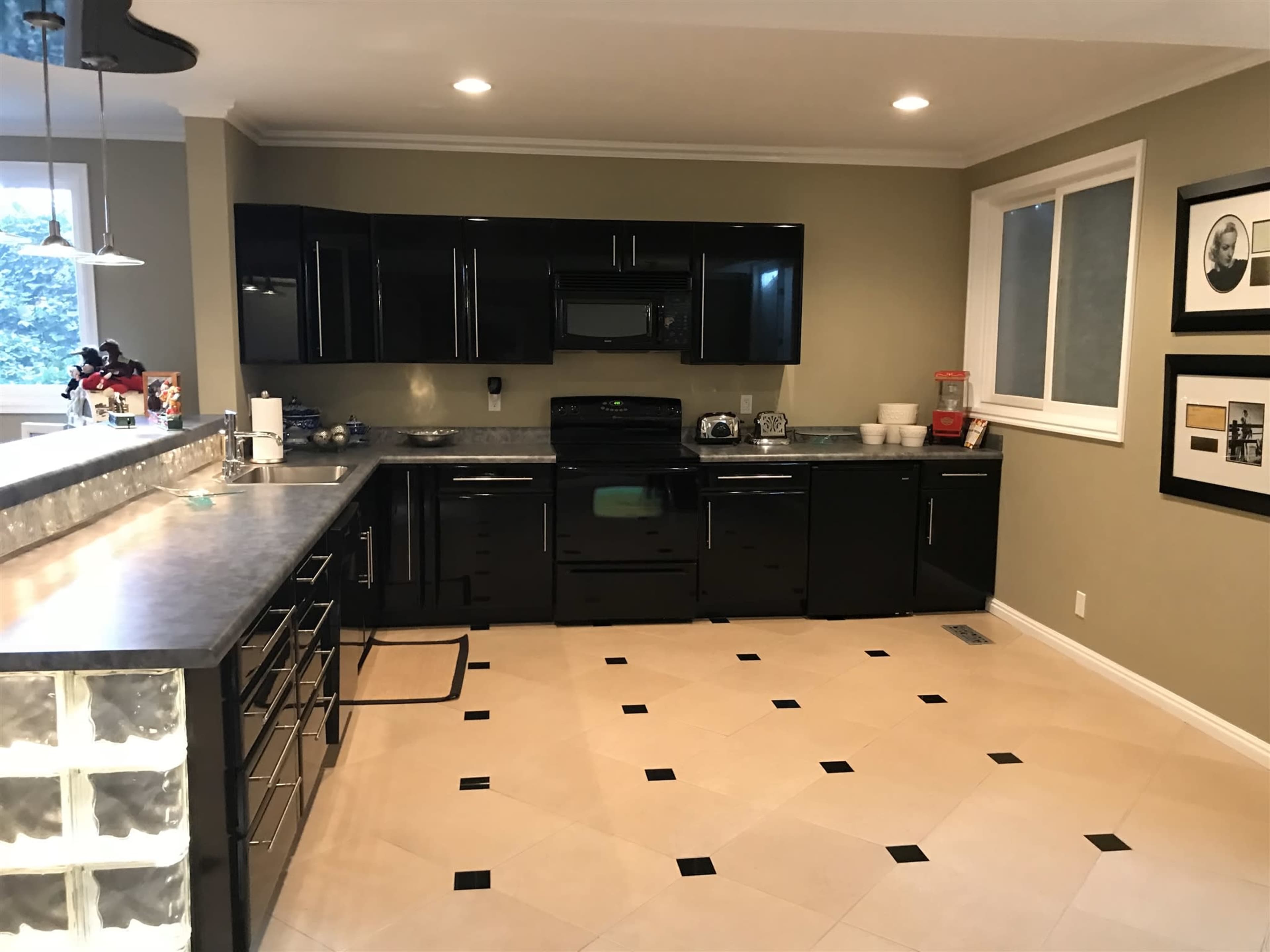 Farmhouse, modern home, with large property suburban area. Image in West Jordan, West Jordan, UT
