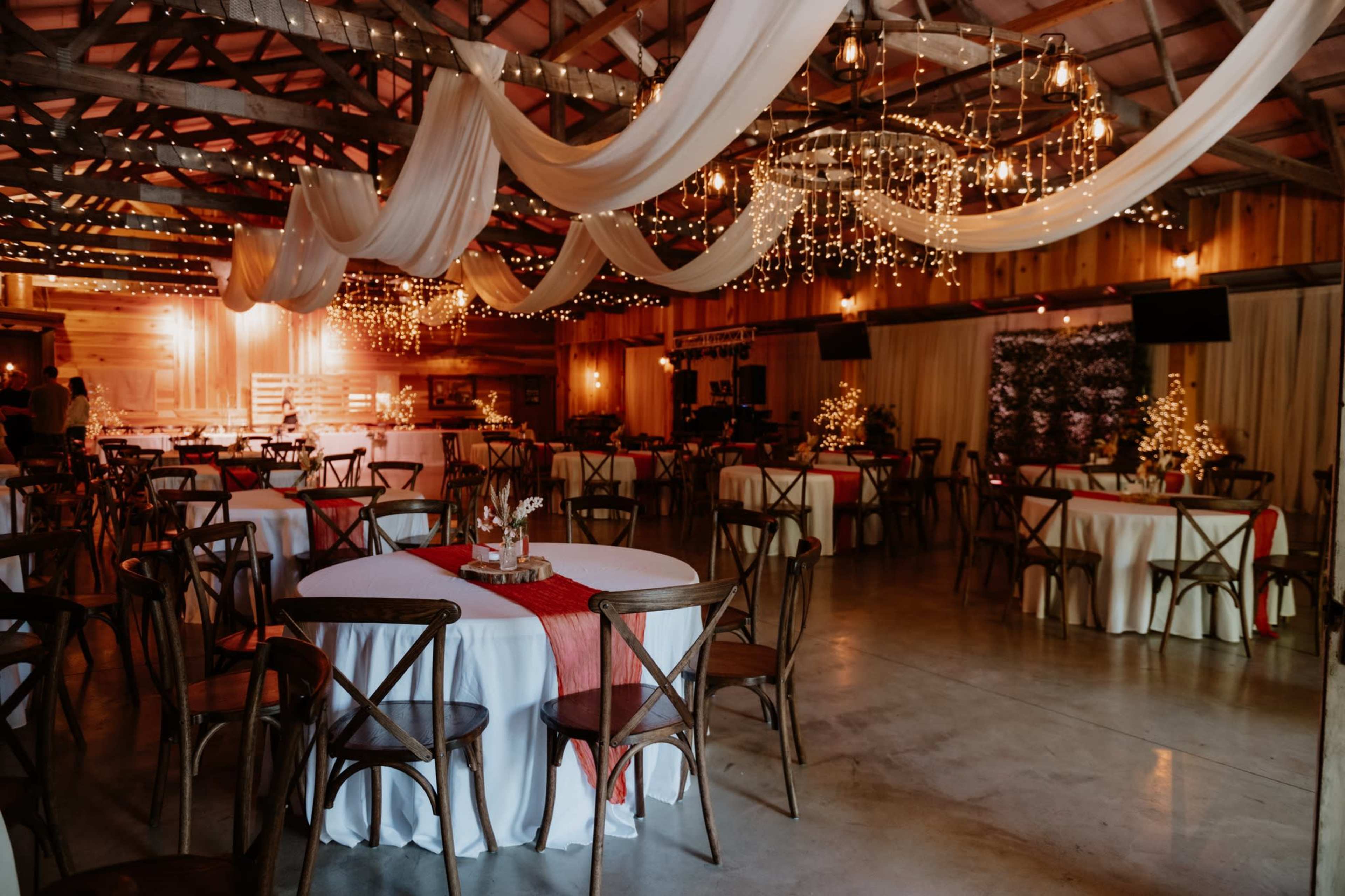 Upscale Vintage Barn Venue with Scenic Outdoor Spots – A Warm + Stunning Timeless Setting Image in Jackson Township, Morgantown, IN