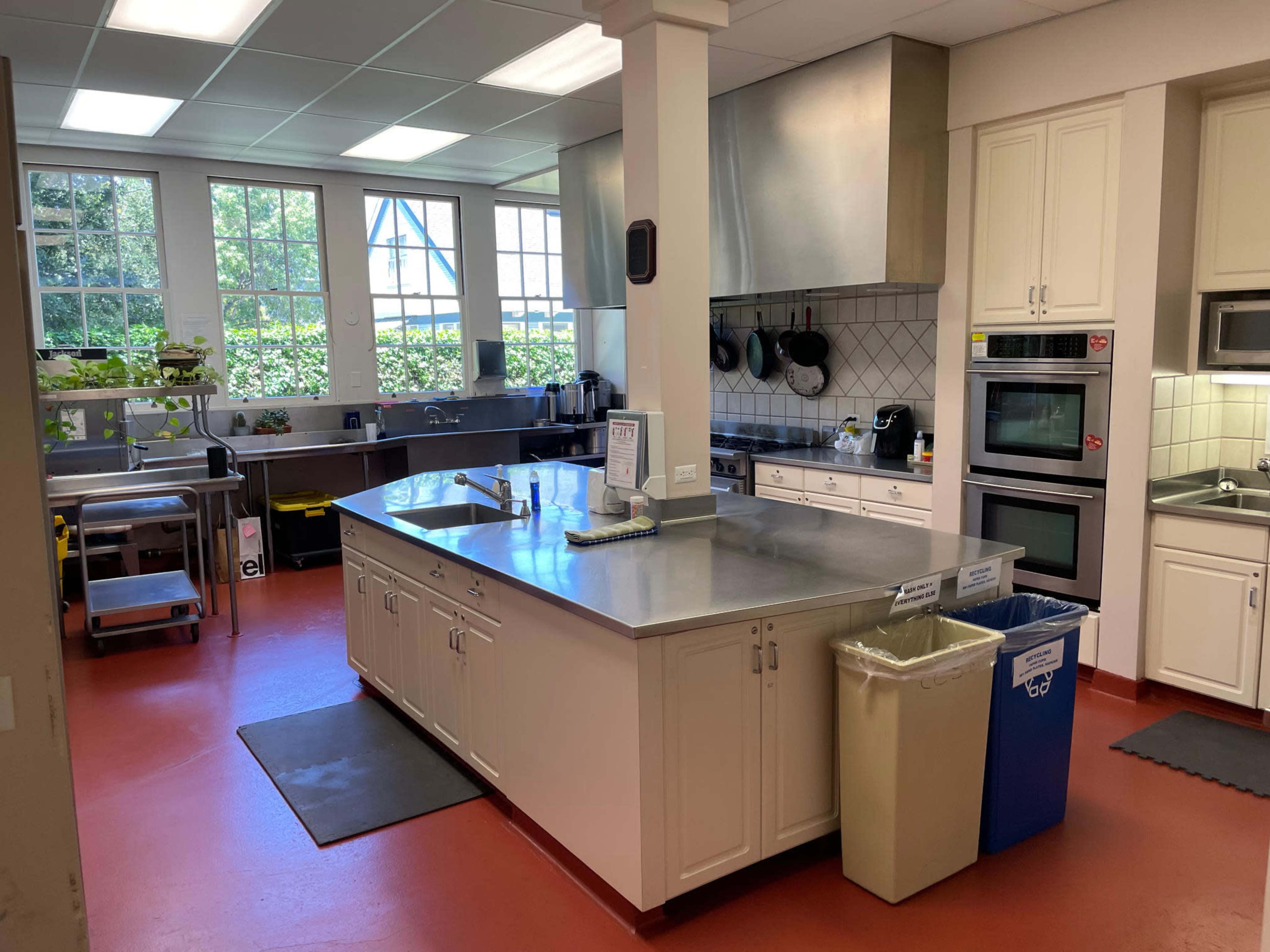 Kloss Hall Kitchen: Commercial-Style Kitchen for Classes, etc Image in North Central, San Mateo, CA