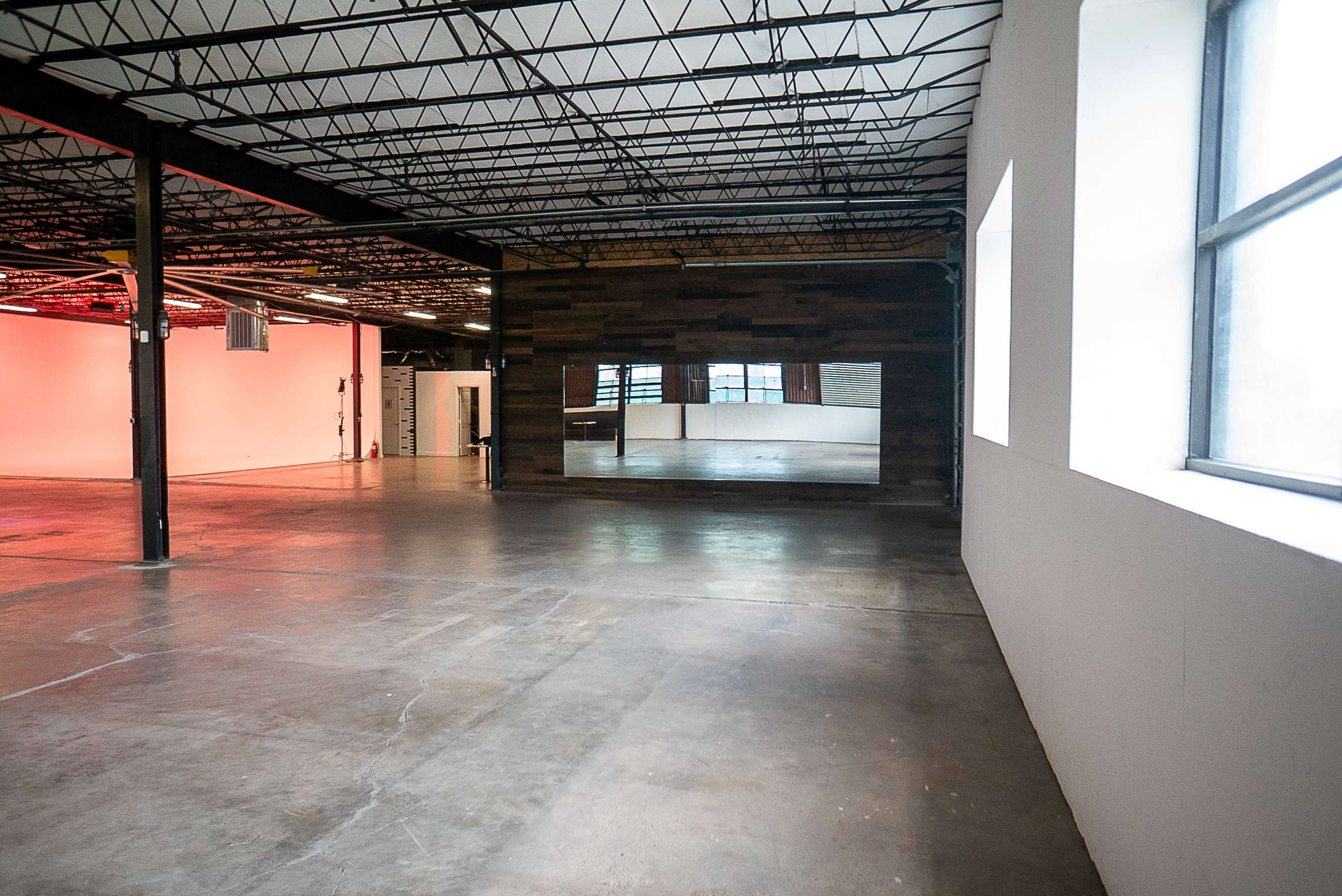 Centrally Located Dance Rehersal Space Image in Lawndale / Wayside, Houston, TX