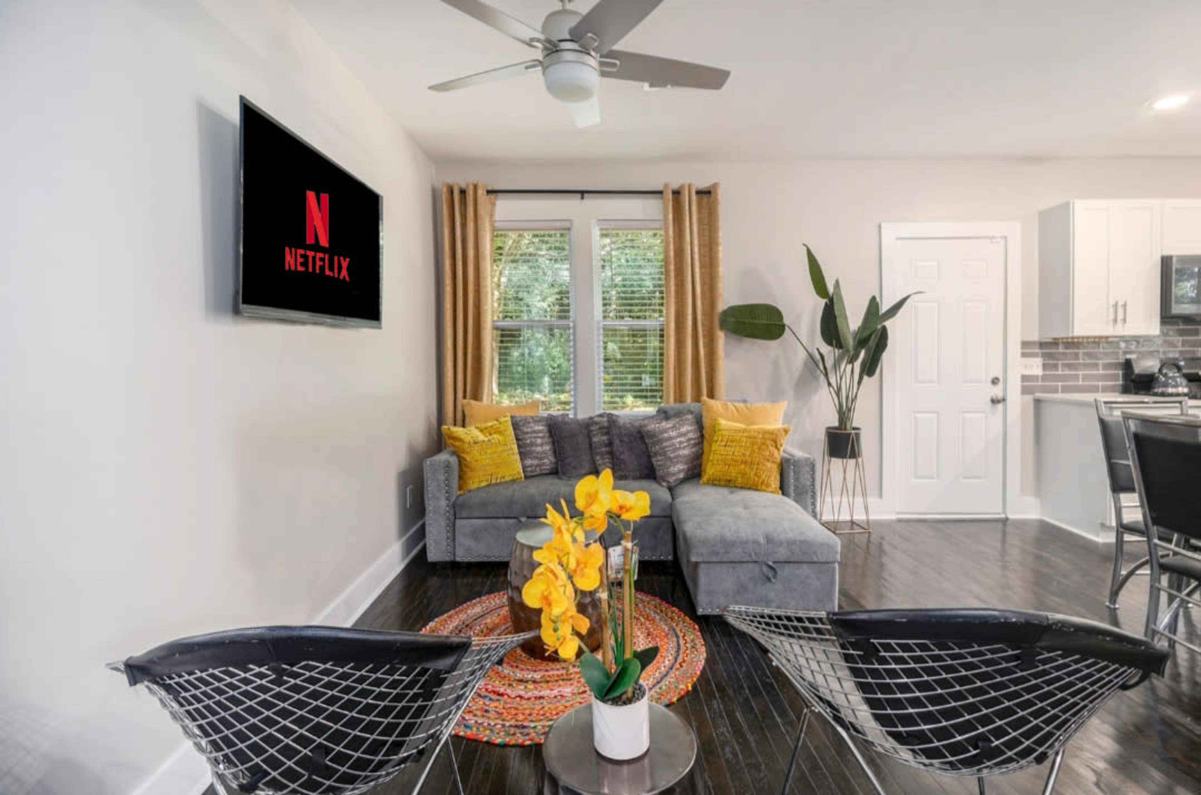 Downtown Modern Delight Image in Pittsburgh, Atlanta, GA