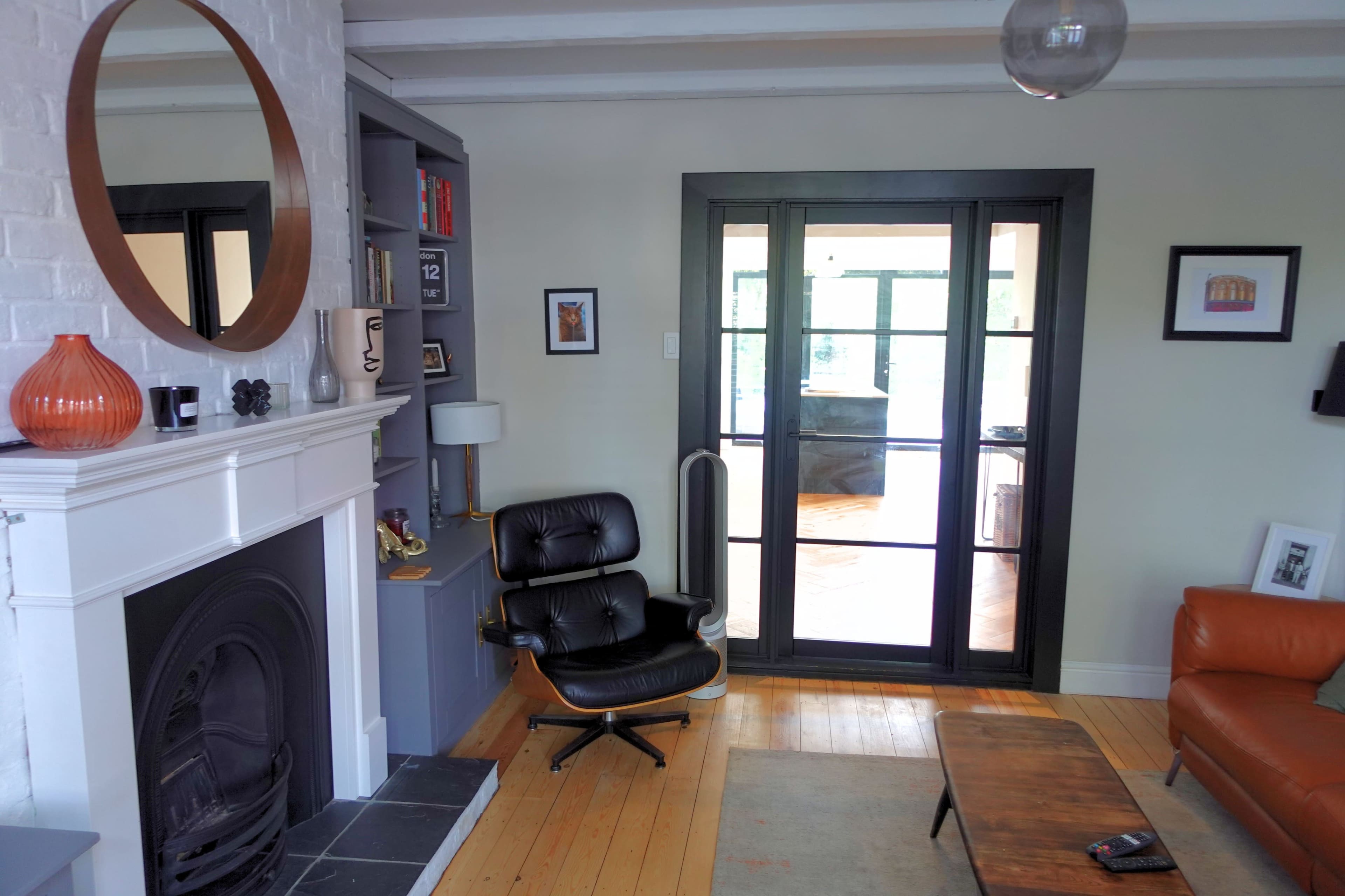 1930's South East London Semi-Detached | Open plan Family Kitchen Island | Private Garden & Hot Tub | Cosy Living Room Image in London, London, ENG