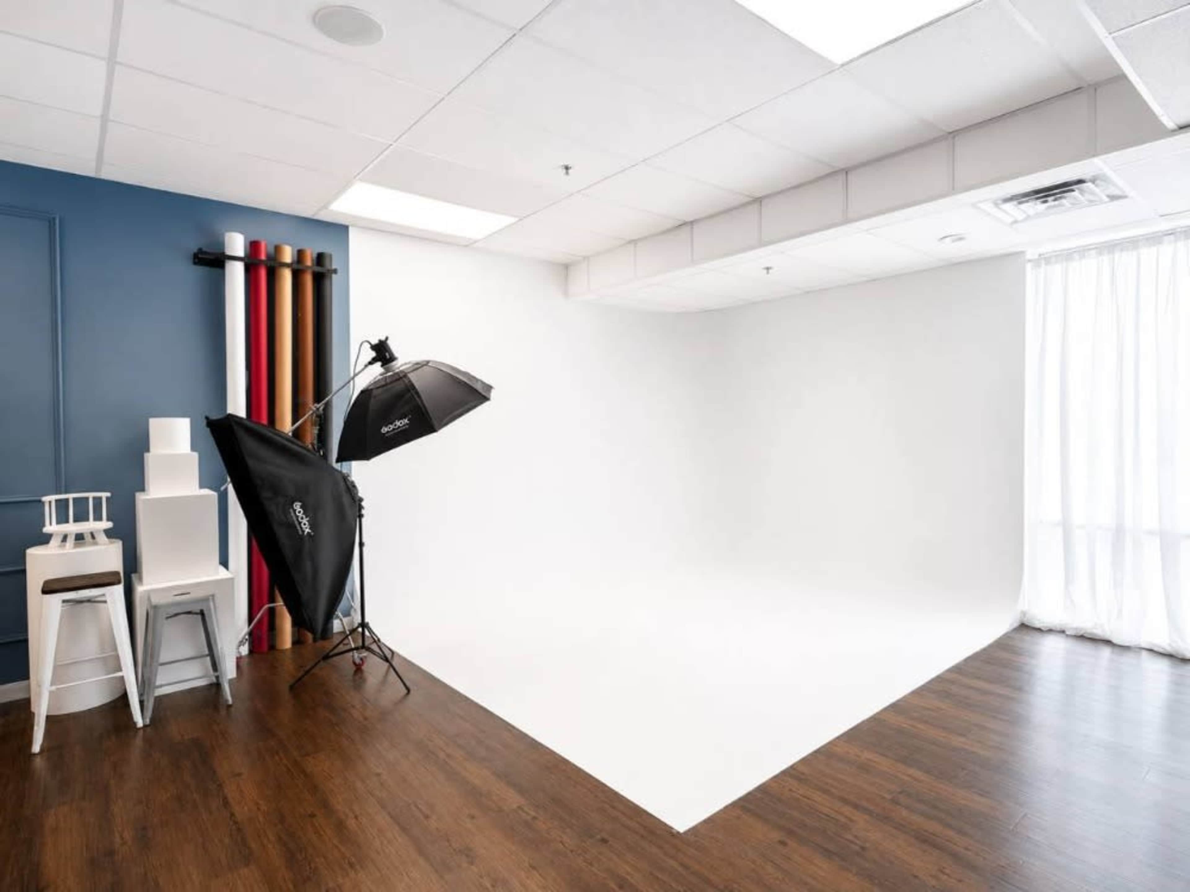 Package 2 – Studio + Lighting