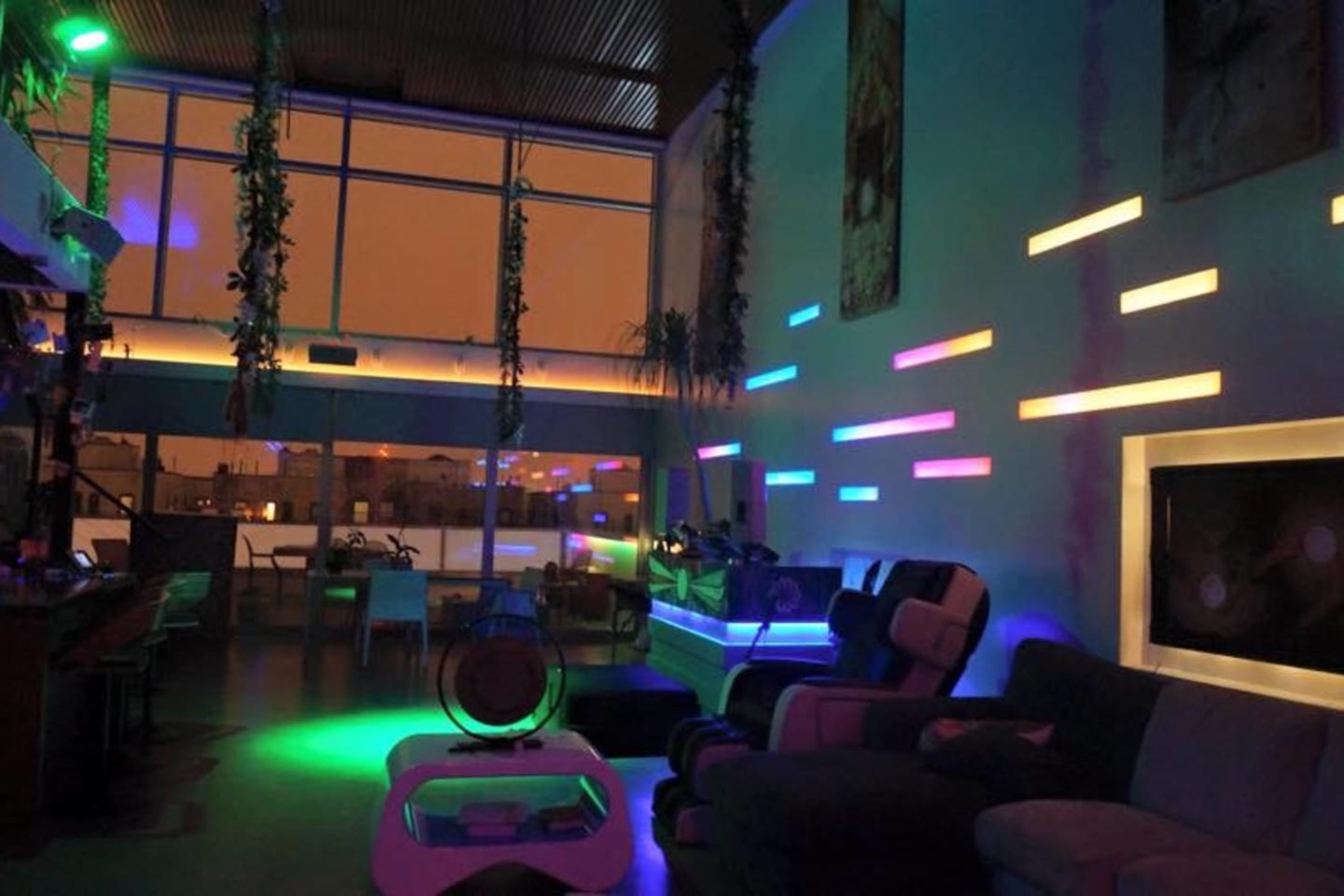 PentLoft w/ Hi-Fi Sound System & Lighting + 360 Roof City Views Image in Astoria, Astoria, NY