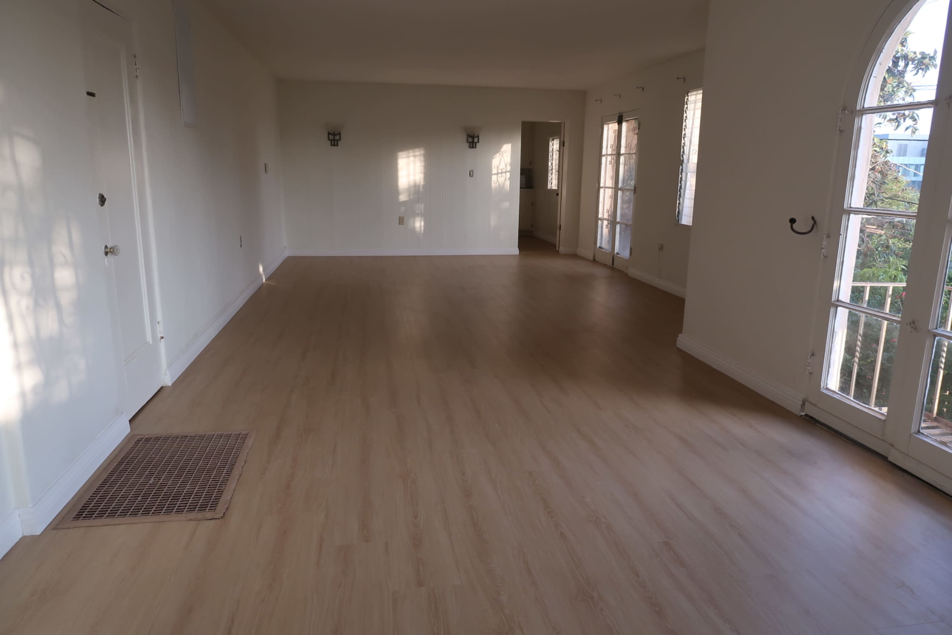 Hollywood Hills Blank Slate Space Image in Central LA, Los Angeles, CA