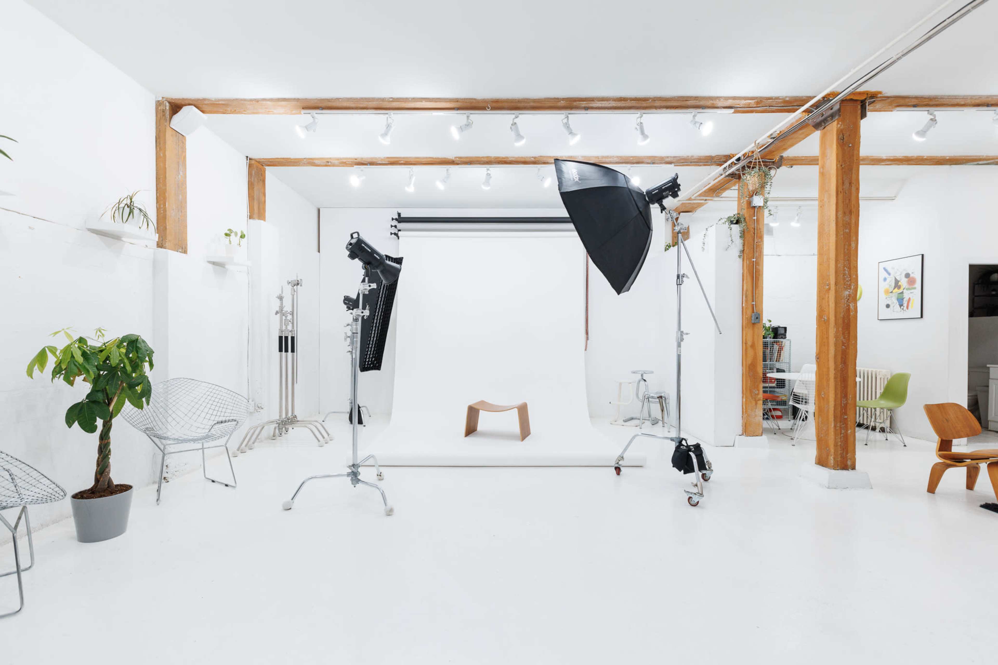 Bright & Spacious Mount Pleasant Photo Studio Image in Strathcona, Vancouver, BC