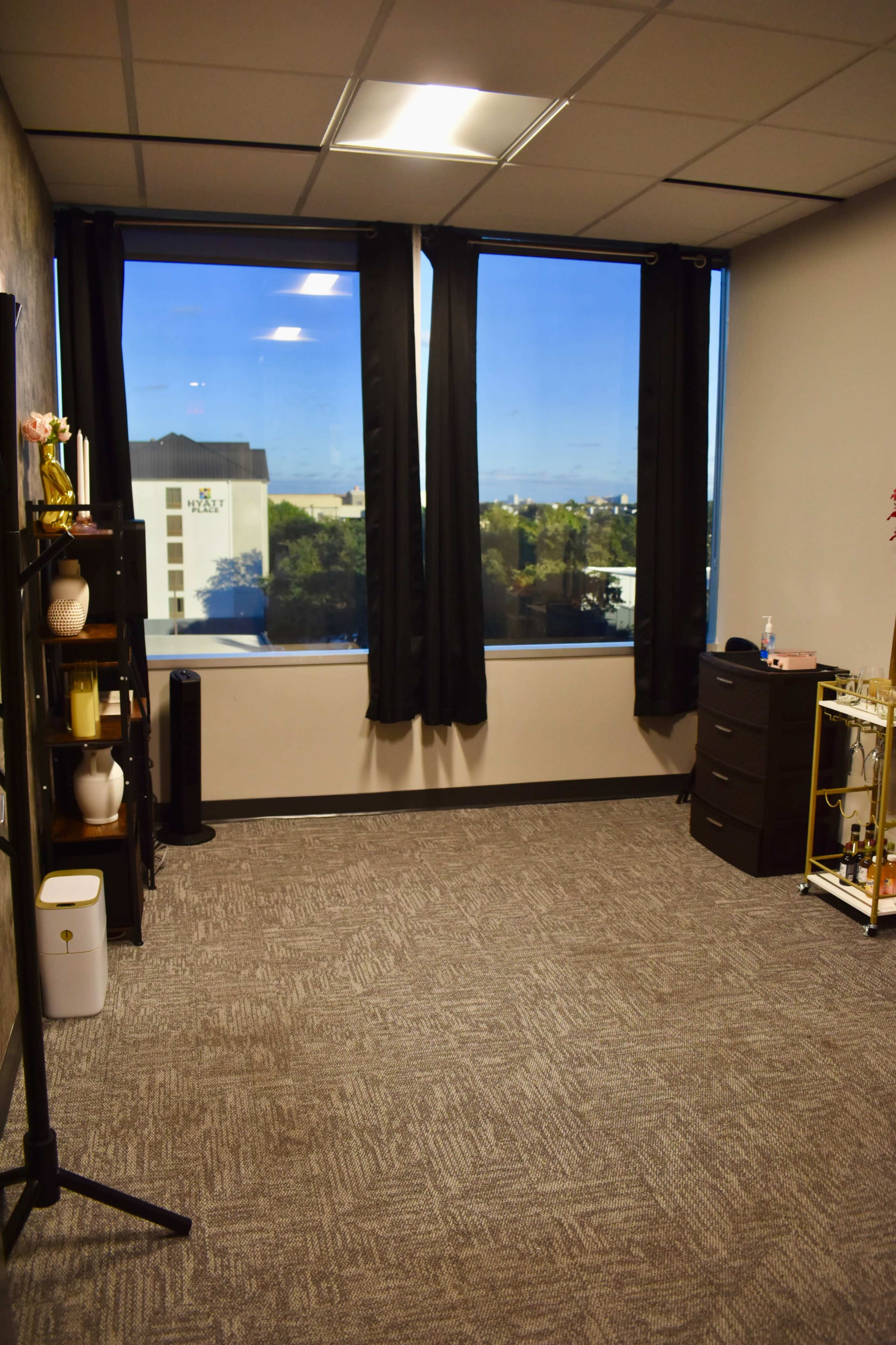 Modern Multipurpose Office. Image in Far North Dallas, Dallas, TX