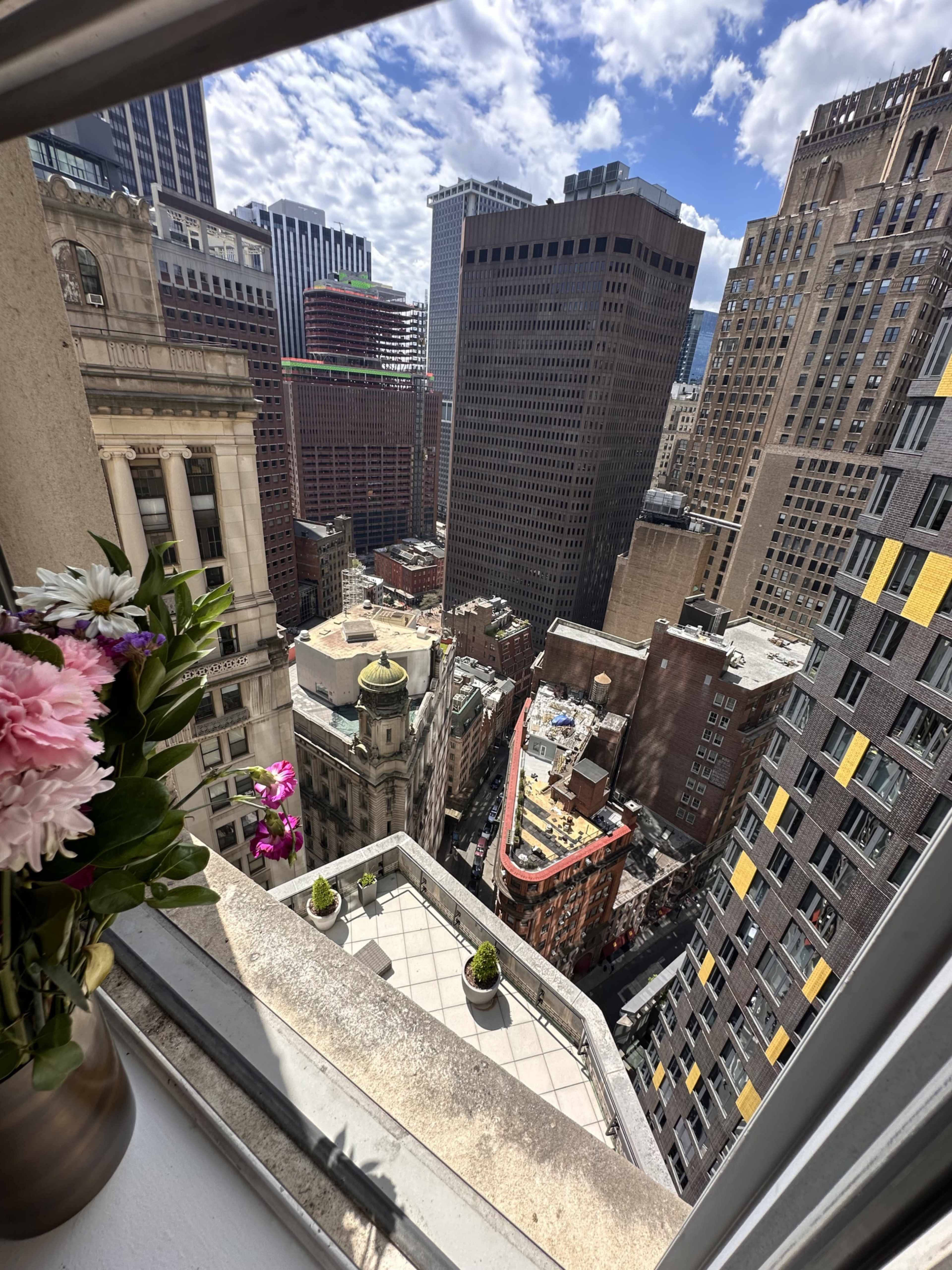 Stylish Contemporary Manhattan Condo on the 22nd floor Image in Lower Manhattan, New York, NY