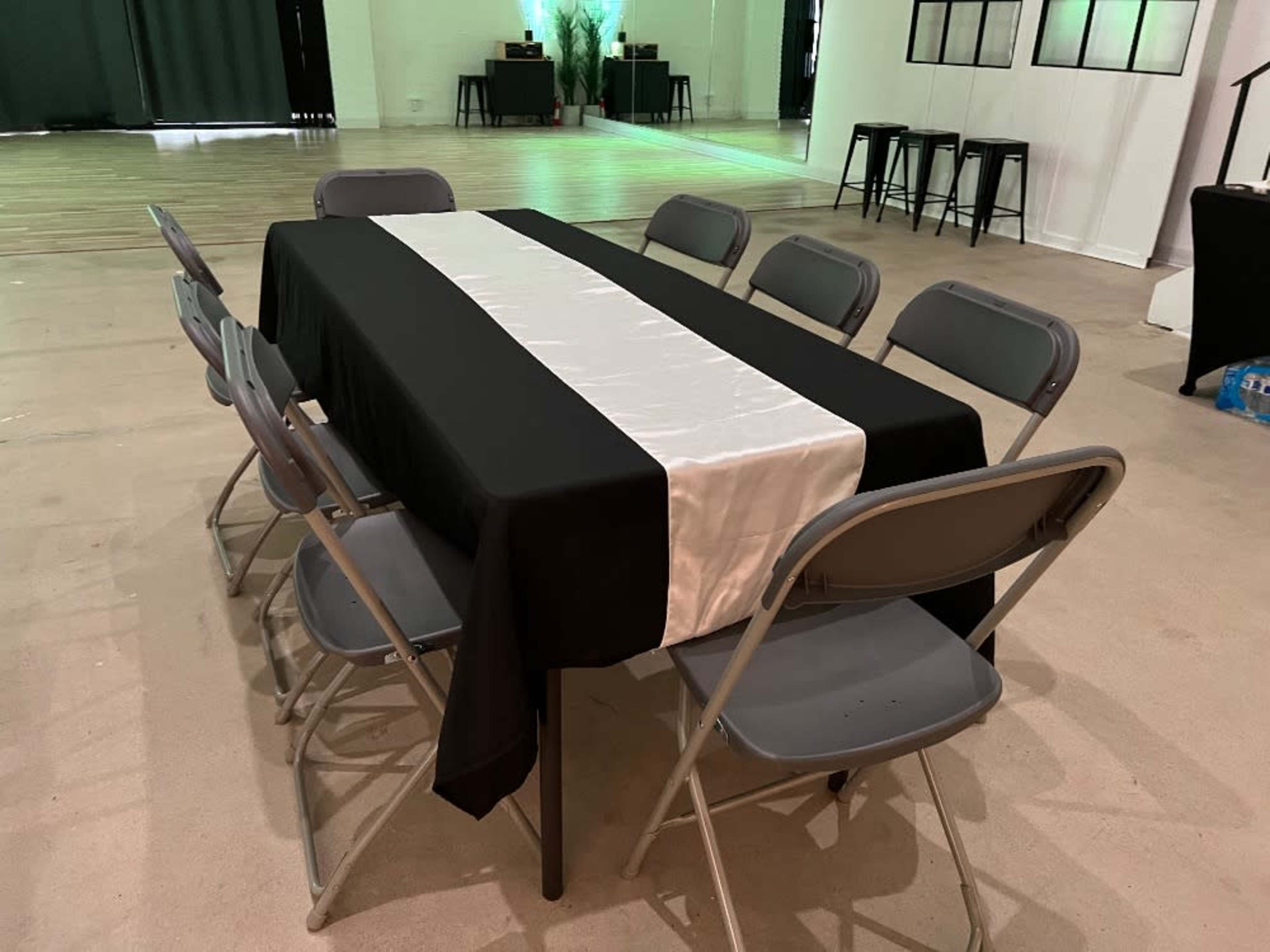 Table and chairs for 6-8