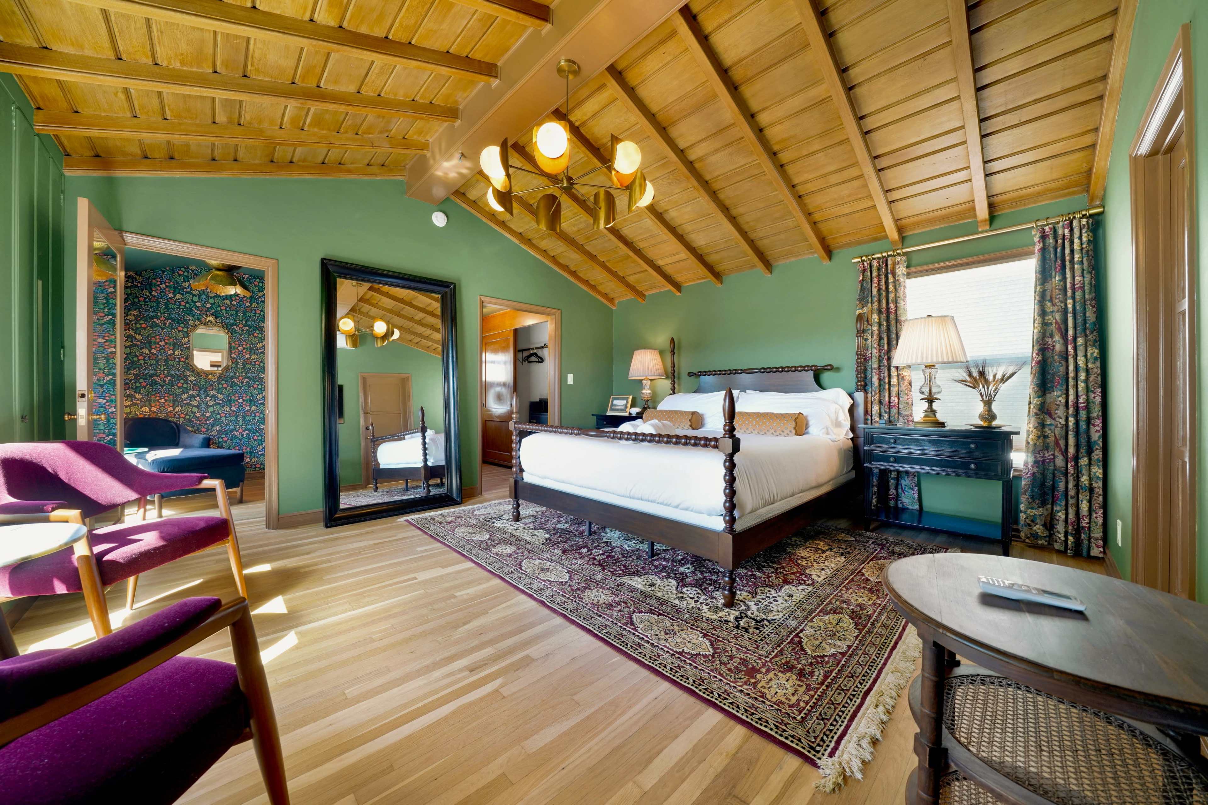 Eclectic/Lux Spanish Villa with Outdoor Courtyard Image in Alamitos Beach, Long Beach, CA