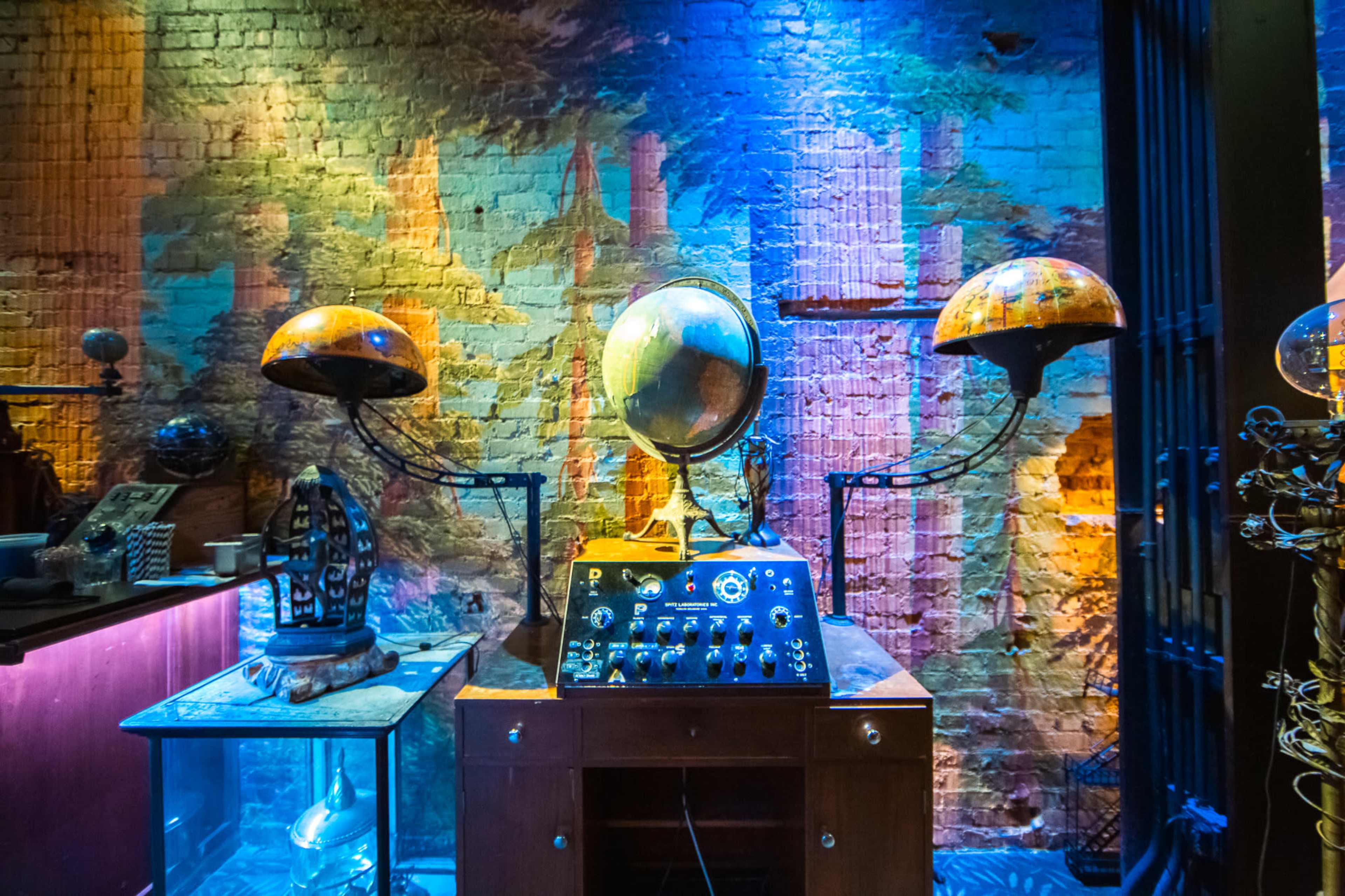 UNIQUE BAR AND LOUNGE AREA Image in Central LA, LOS ANGELES, CA