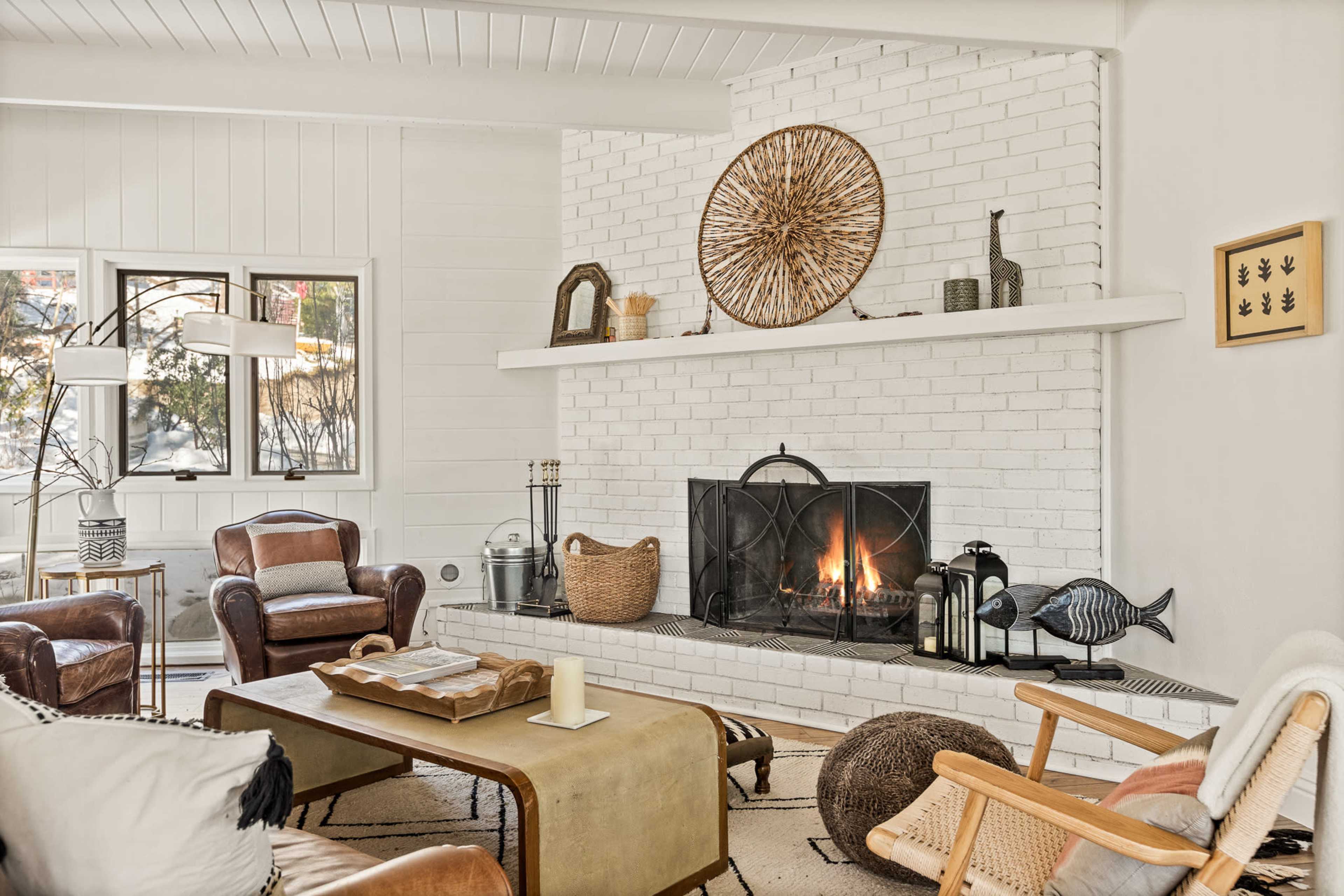 Rustic Modern Designer Mountain Retreat with Gameroom and Hot Tub Image in Lake Arrowhead, Lake Arrowhead, CA