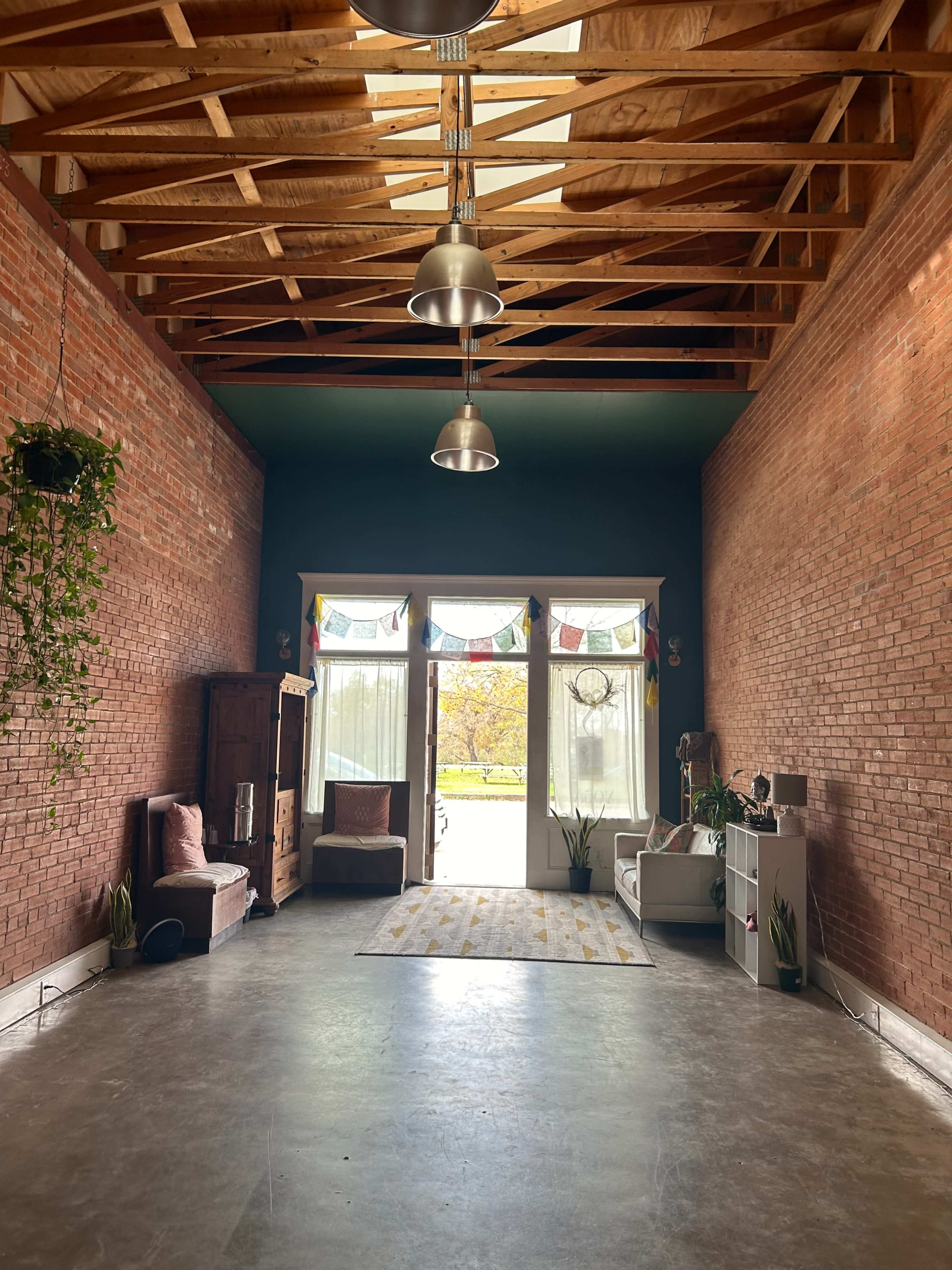 Serene Industrial Studio: A Tranquil Space for Wellness & Creativity Image in Martindale, Martindale, TX