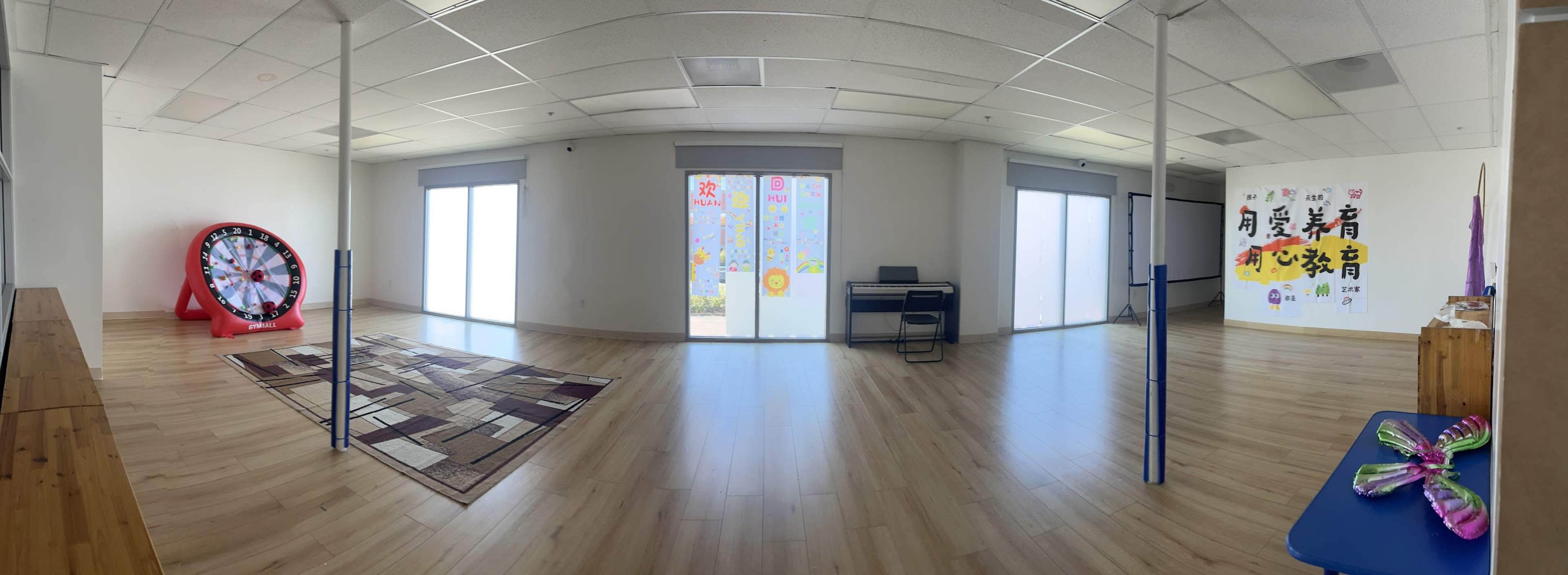 Bright Multi-Purpose Studio with Floor-to-Ceiling Windows Image in East San Mateo, Belmont, CA