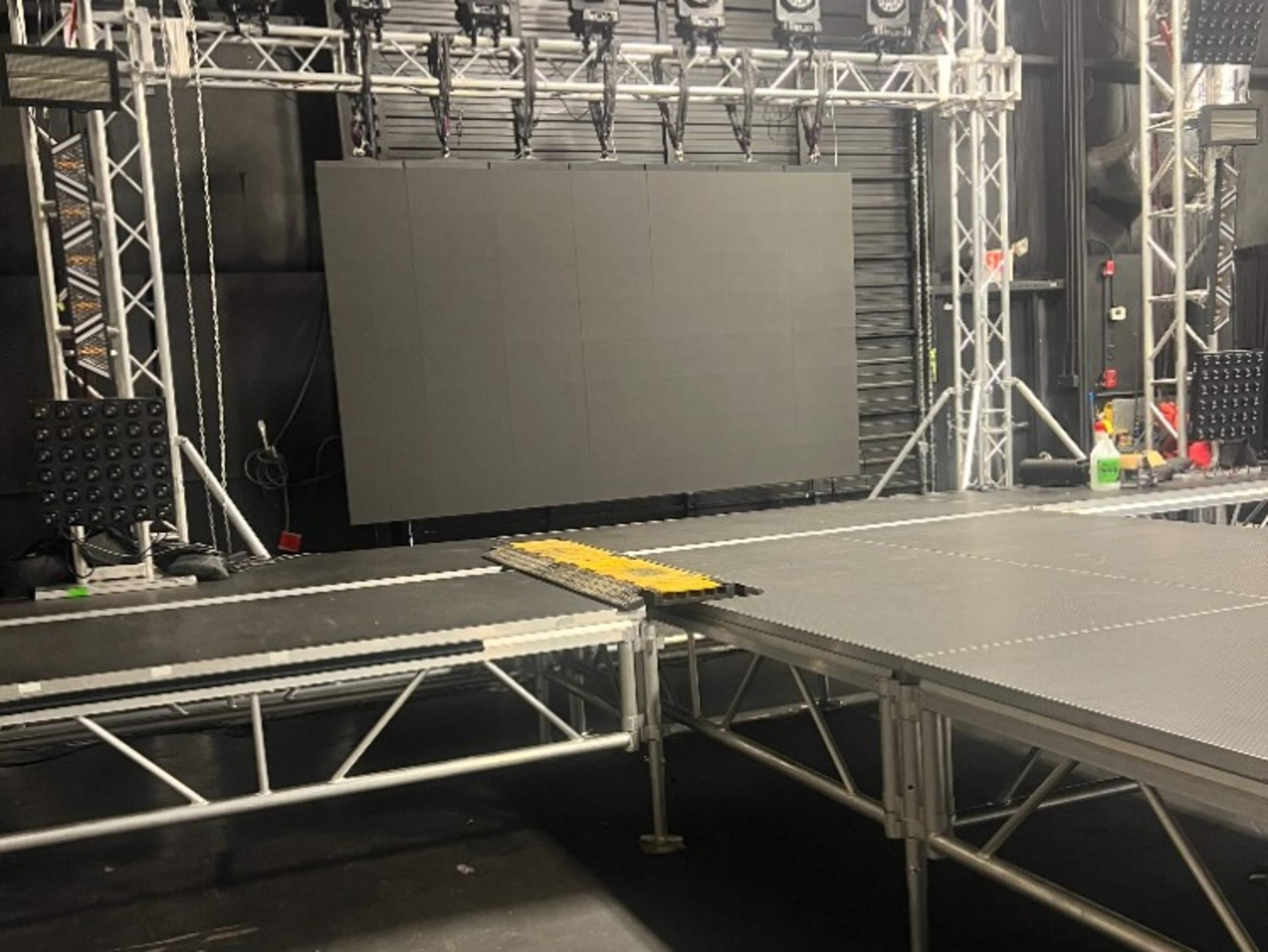 STAGING 
