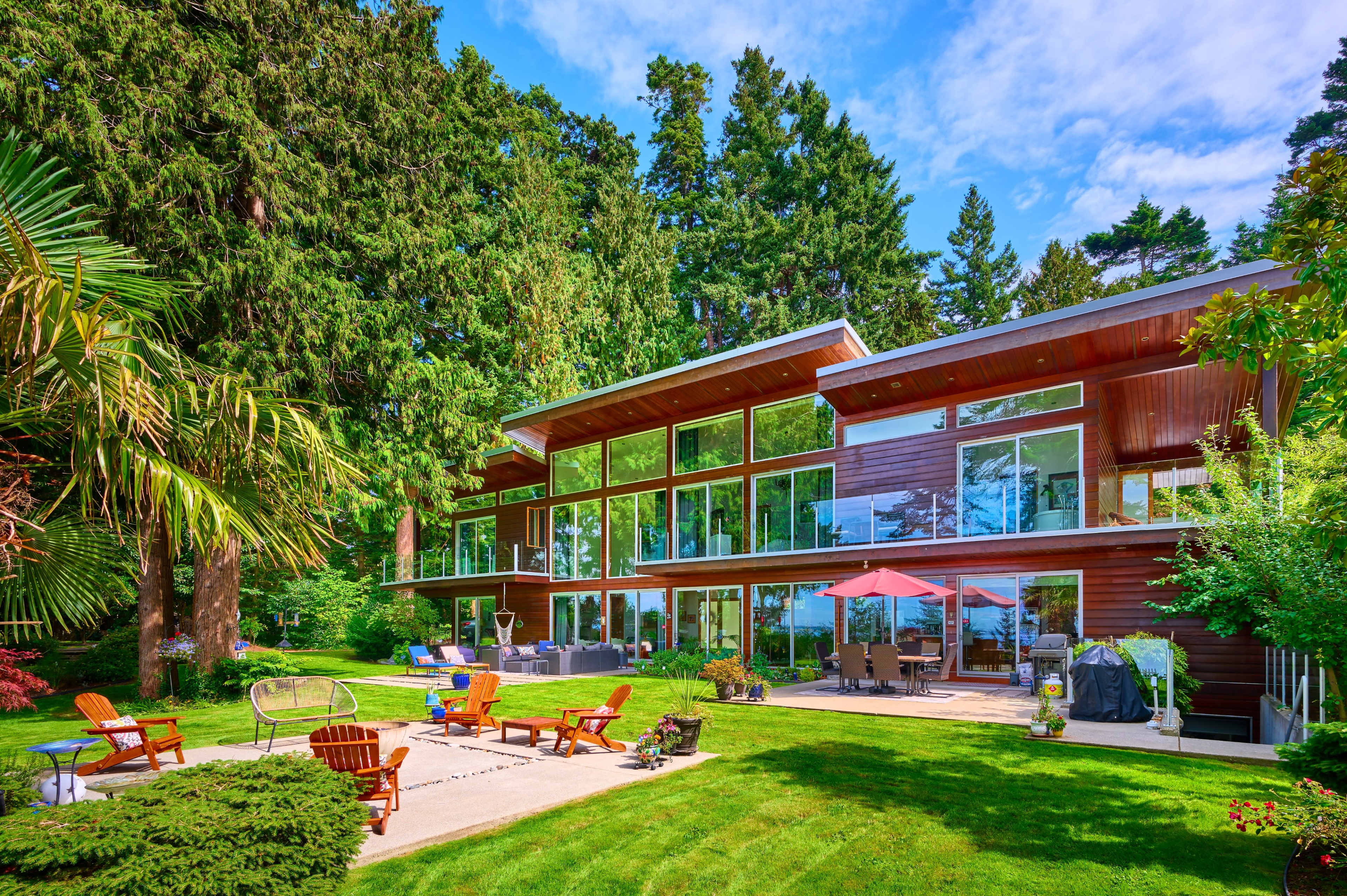 Private, Oceanfront Crescent Beach Home with Sunset Views Image in Surrey, Surrey, BC