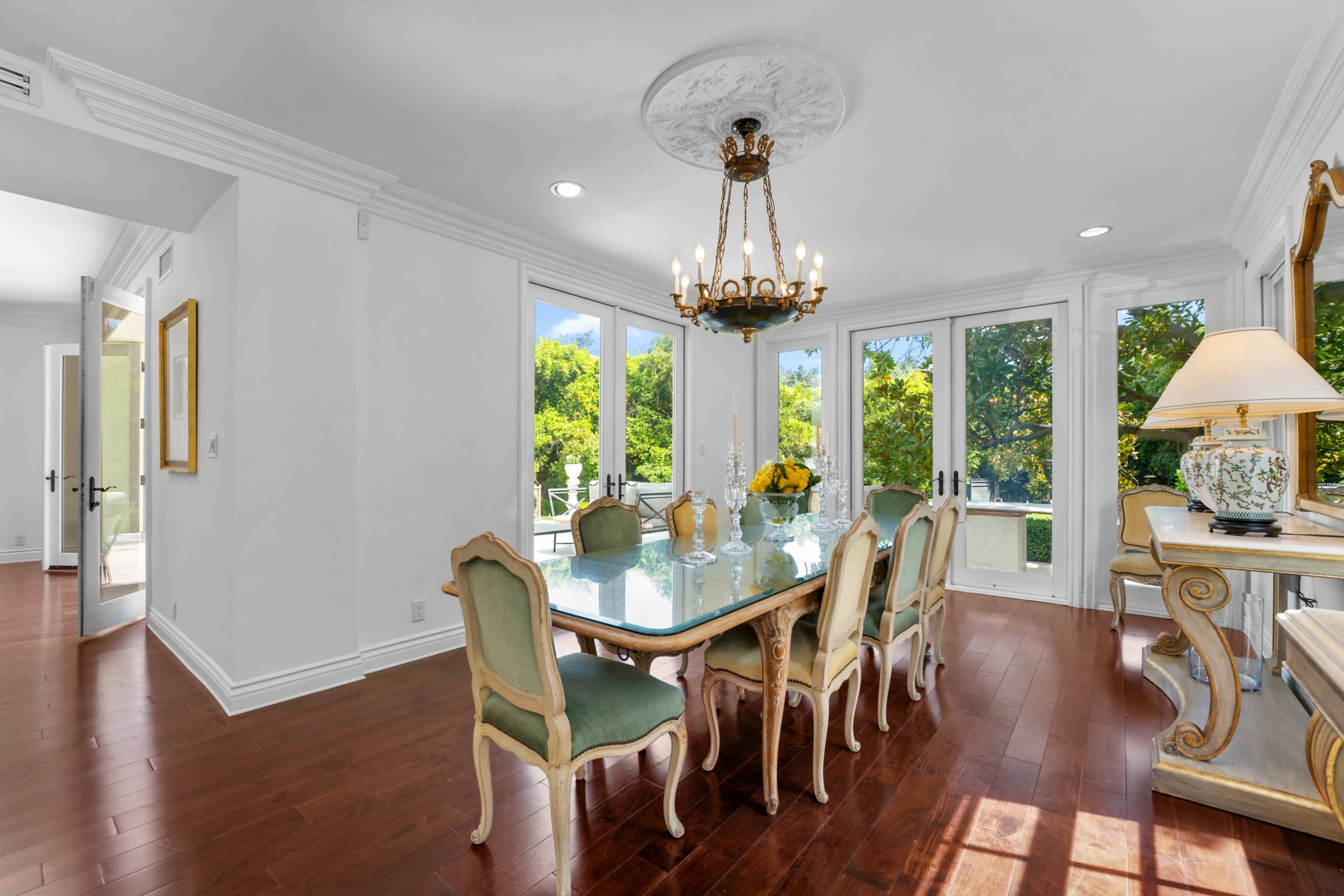 Bellagio Serenity Garden - Elegant Traditional Estate with Beautiful landscapes Image in Bel Air, Los Angeles, CA