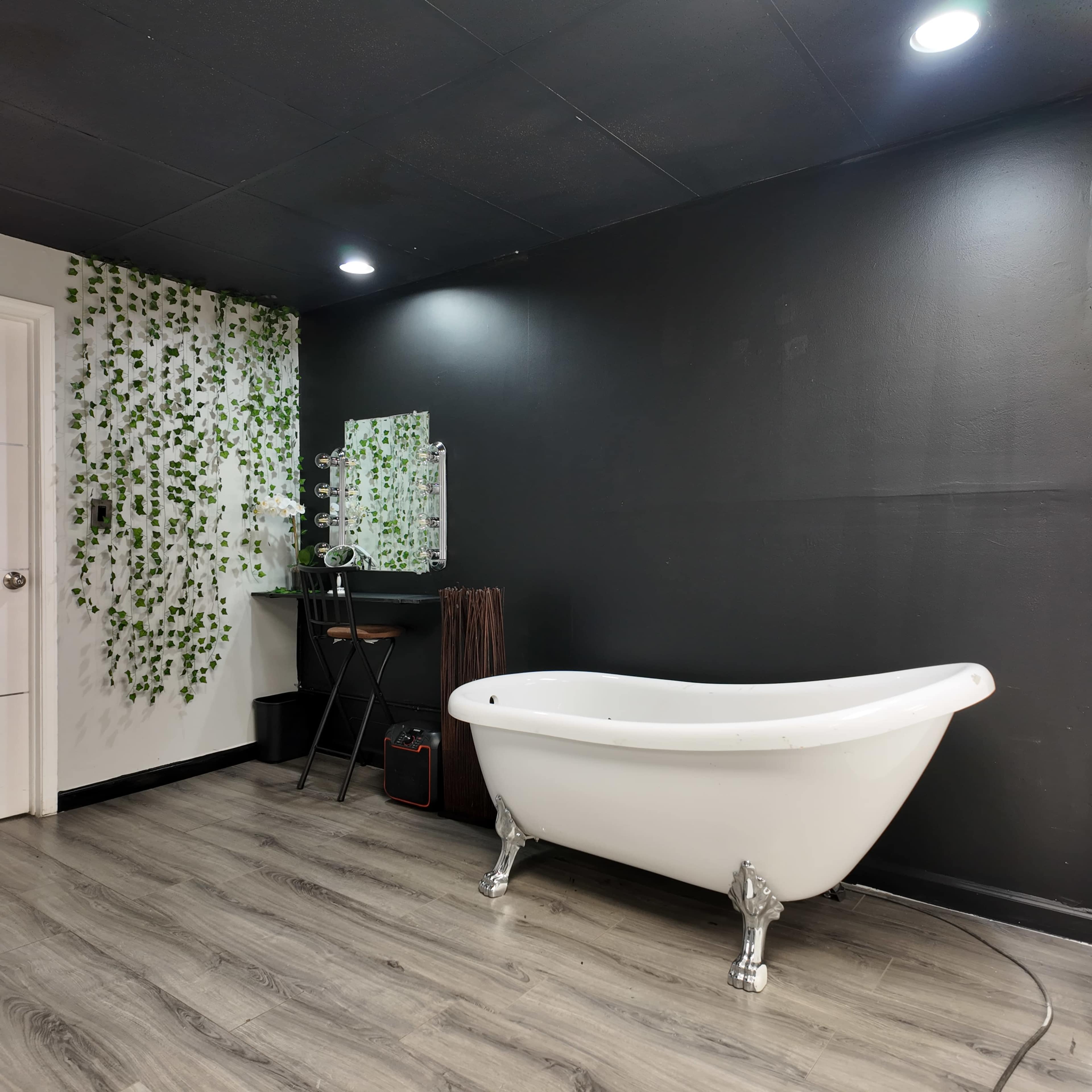 Photography & Film Studio with White Infinity Wall Image in Plantation, Plantation, FL