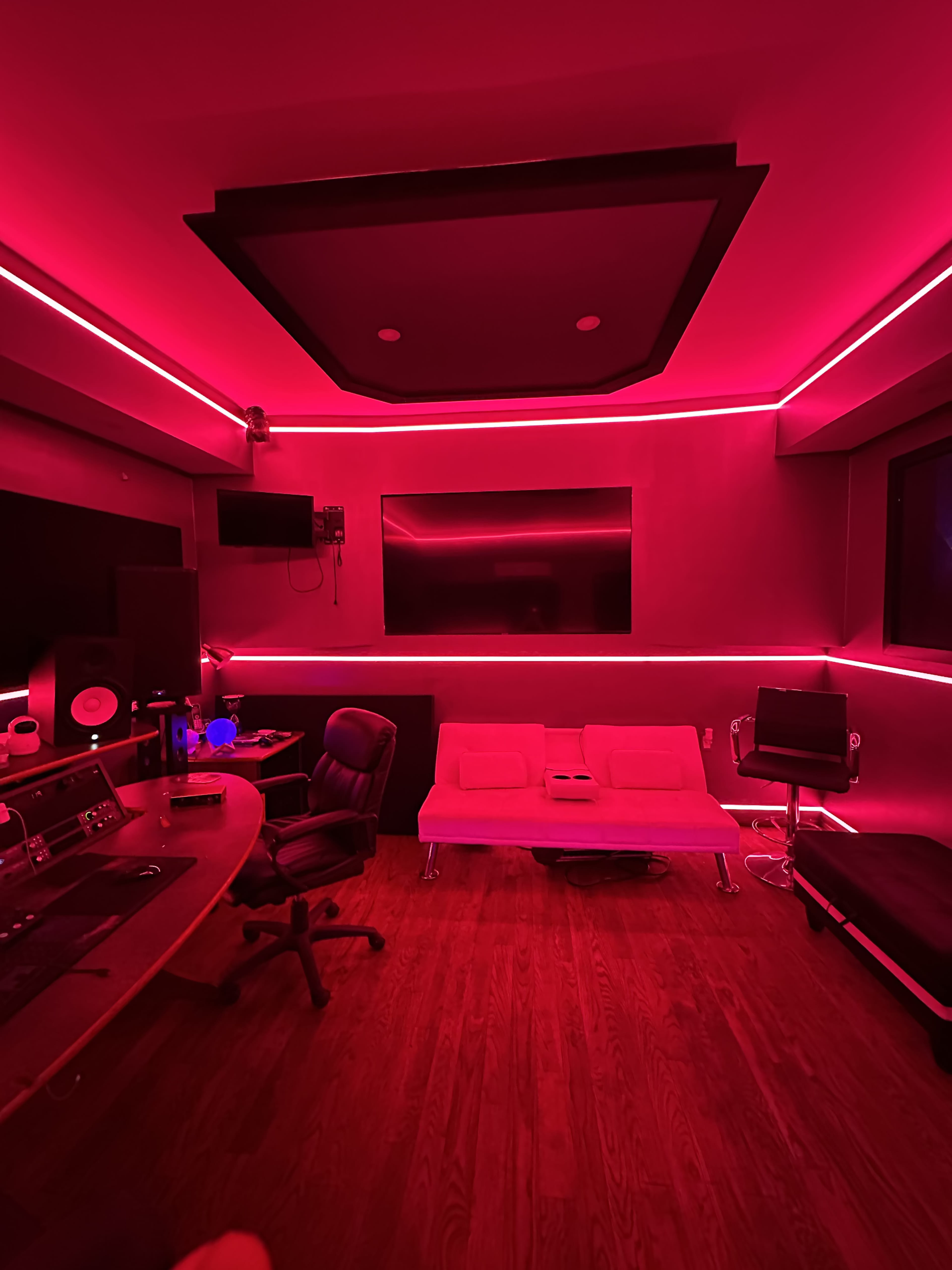 Studio City / Calabazas / Woodland Hills / Los Angeles  Industry Music Recording Studio Image in Studio City, studio city, CA