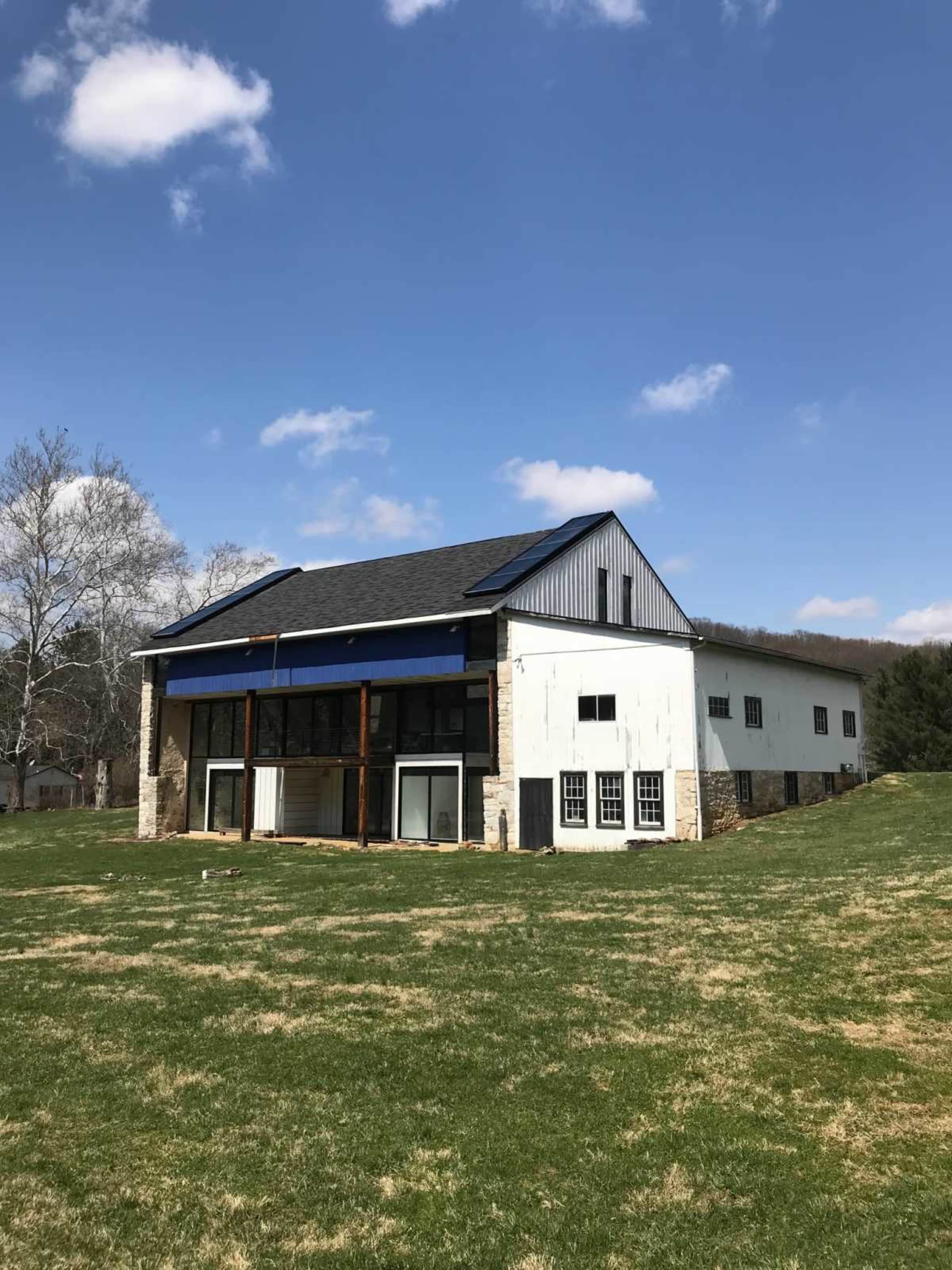 Restored Farmhouse and Barn Versatile Contemporary Heritage Property Image in Phoenix, Hunt Valley, MD