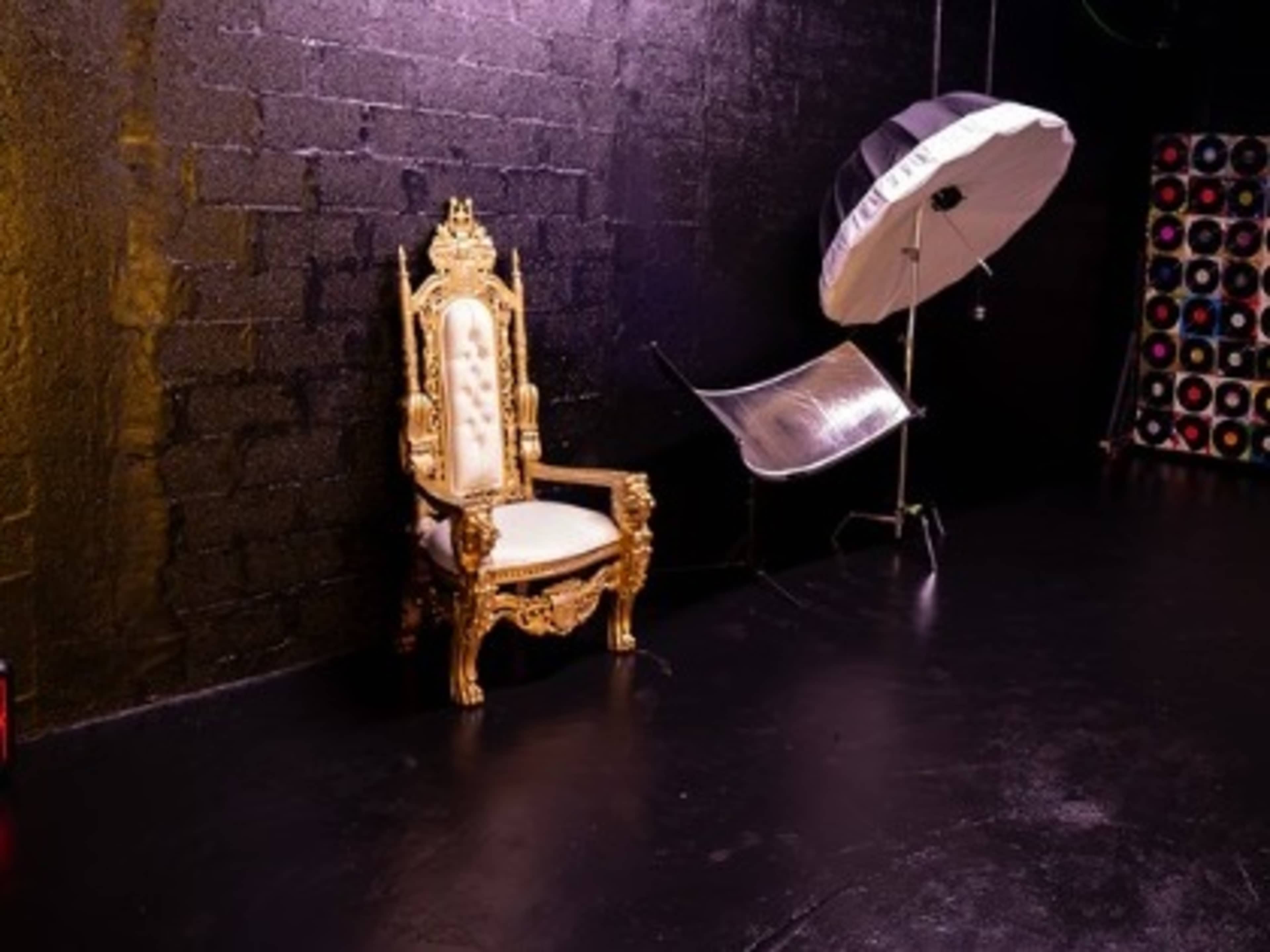 Throne Chair