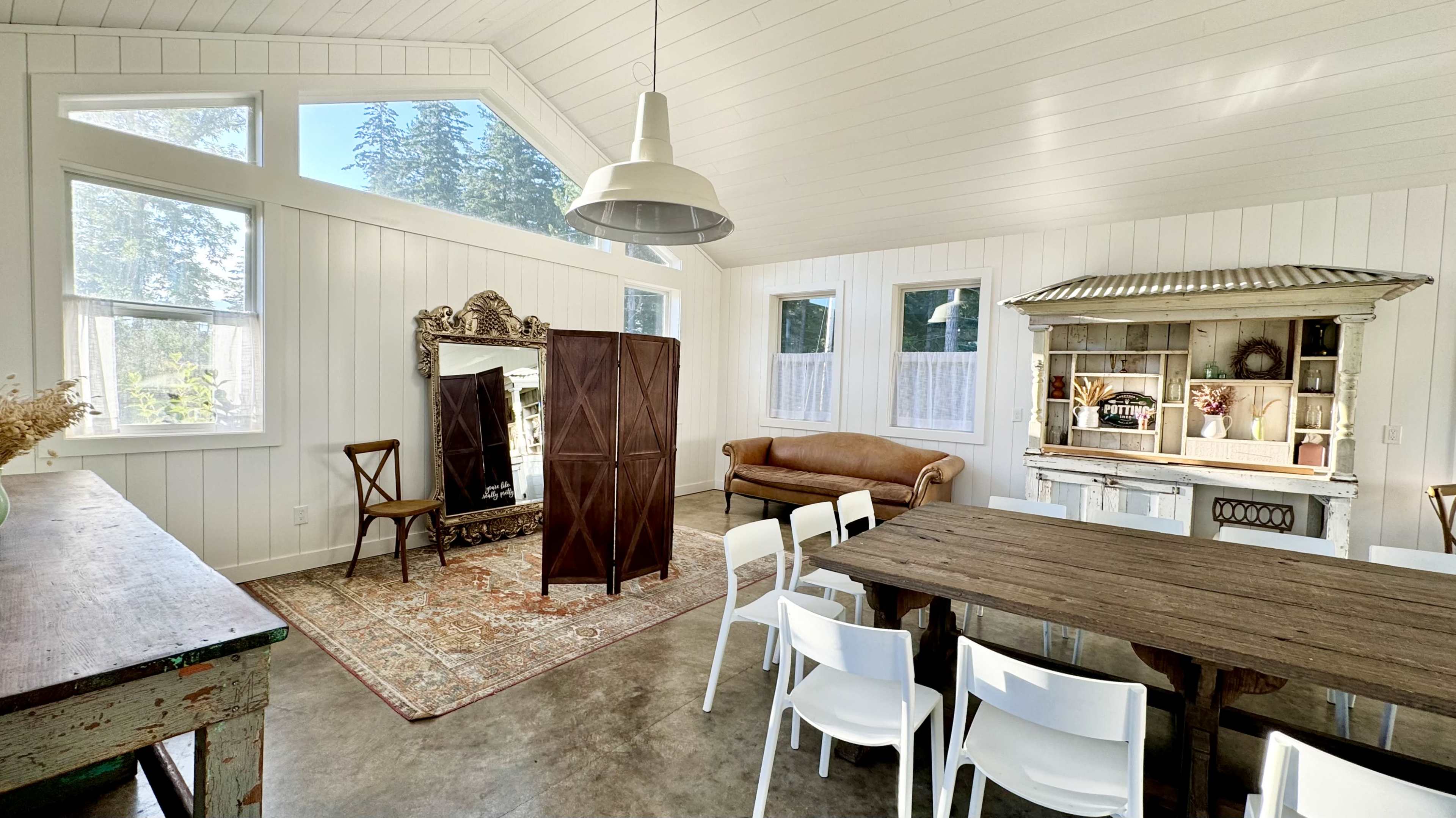 Rural Farmhouse with gardens, animals, greenhouse and studio Image in , Estacada, OR